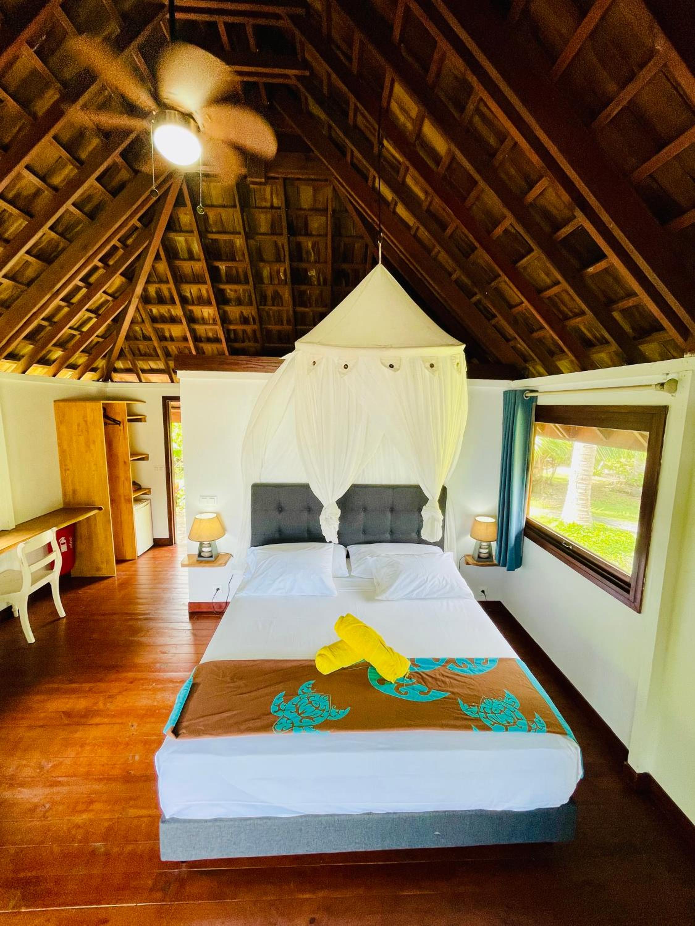 Deluxe Bungalow with Sea View photo 3