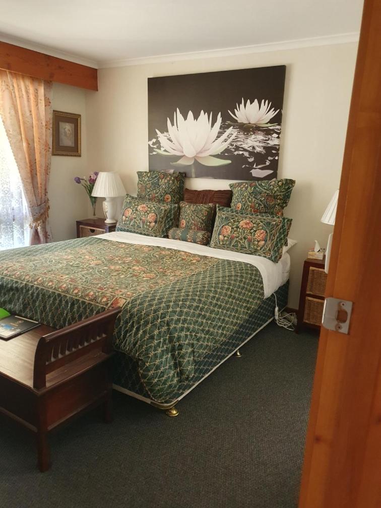 Deluxe King Suite photo 1