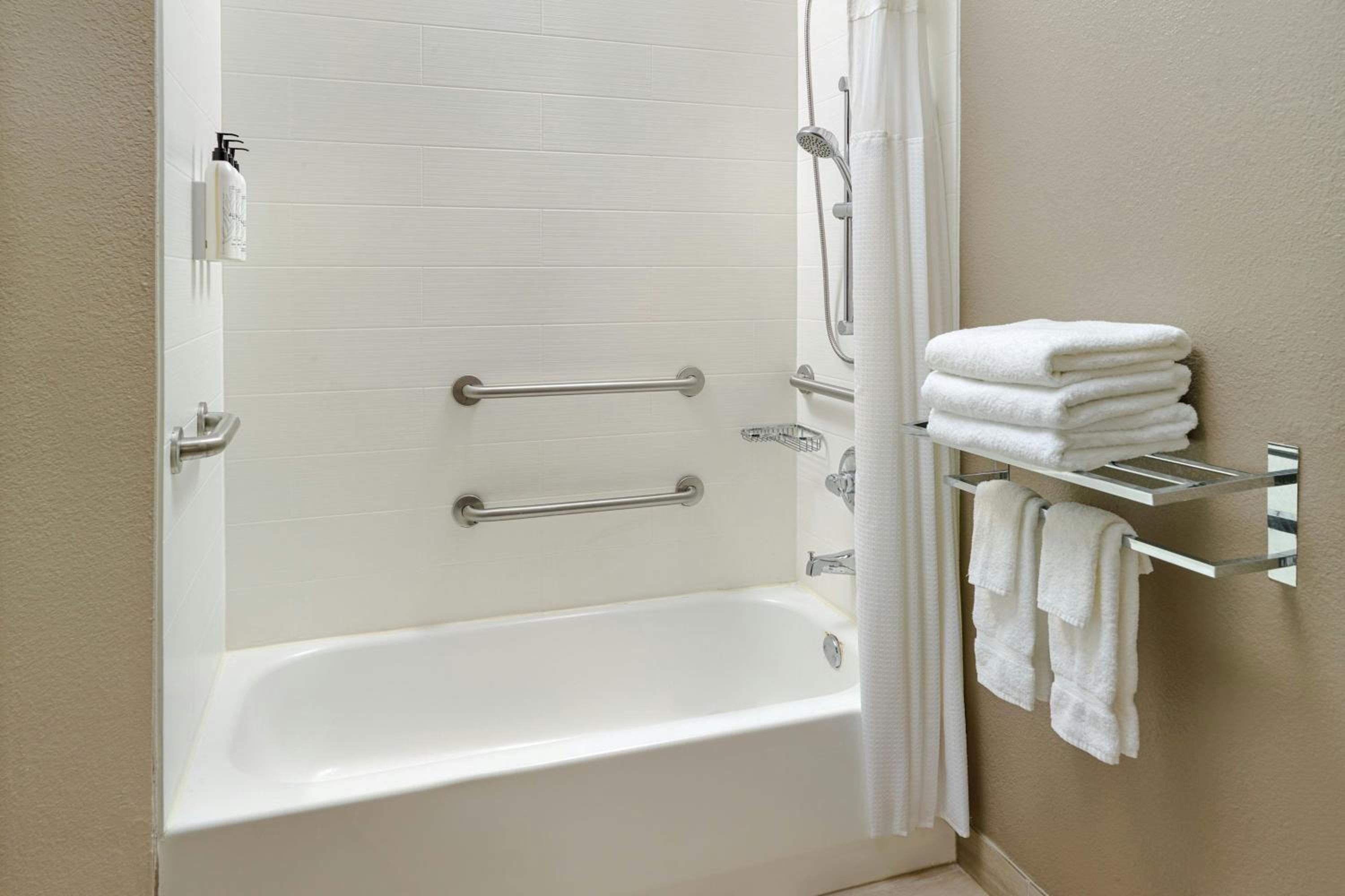 King Suite with Sofa Bed and Adapted Tub - Mobility and Hearing Accessible - Photo 10