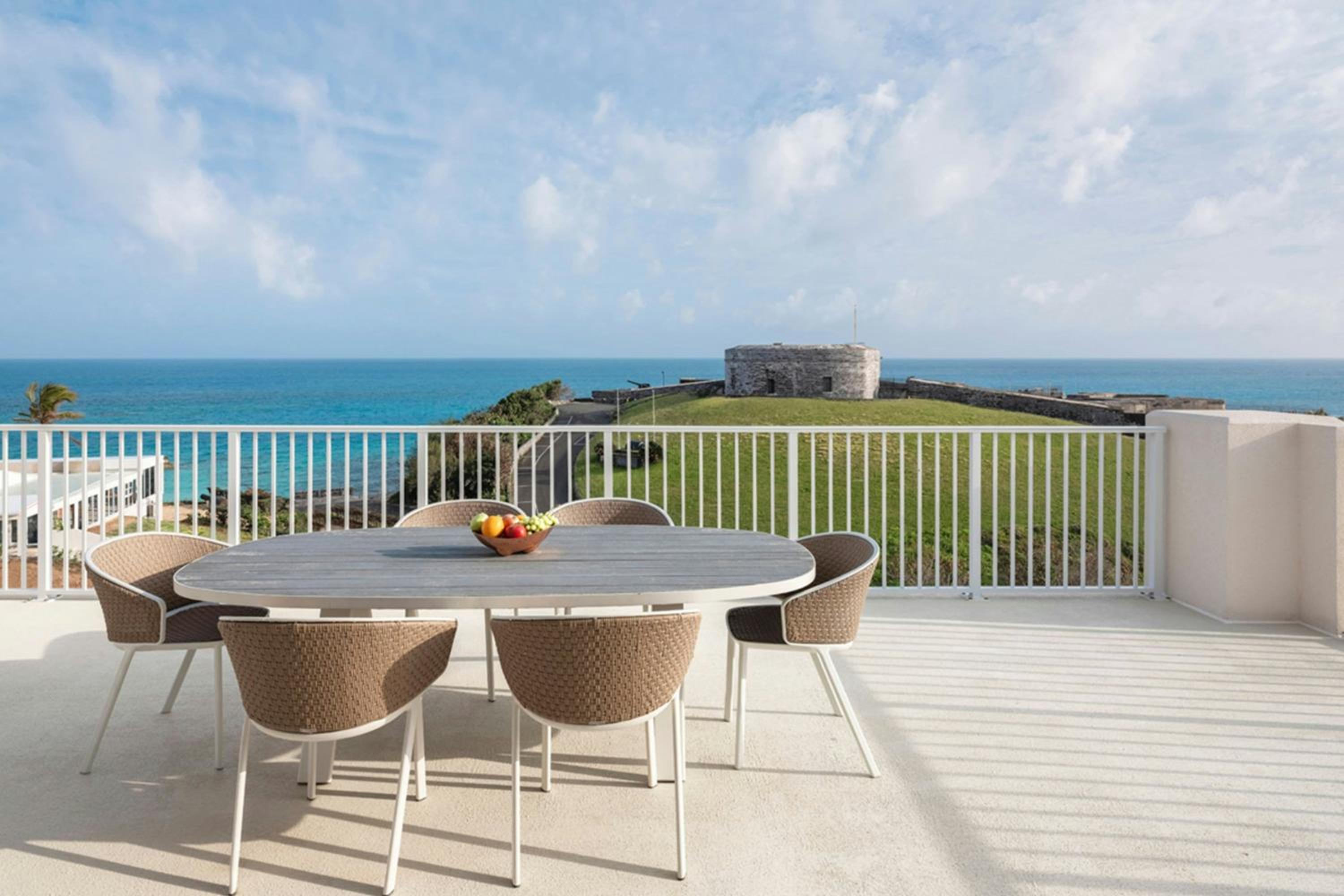 Caroline Astor Suite, 1 Bedroom Suite, 1 King, Oceanfront, Corner room