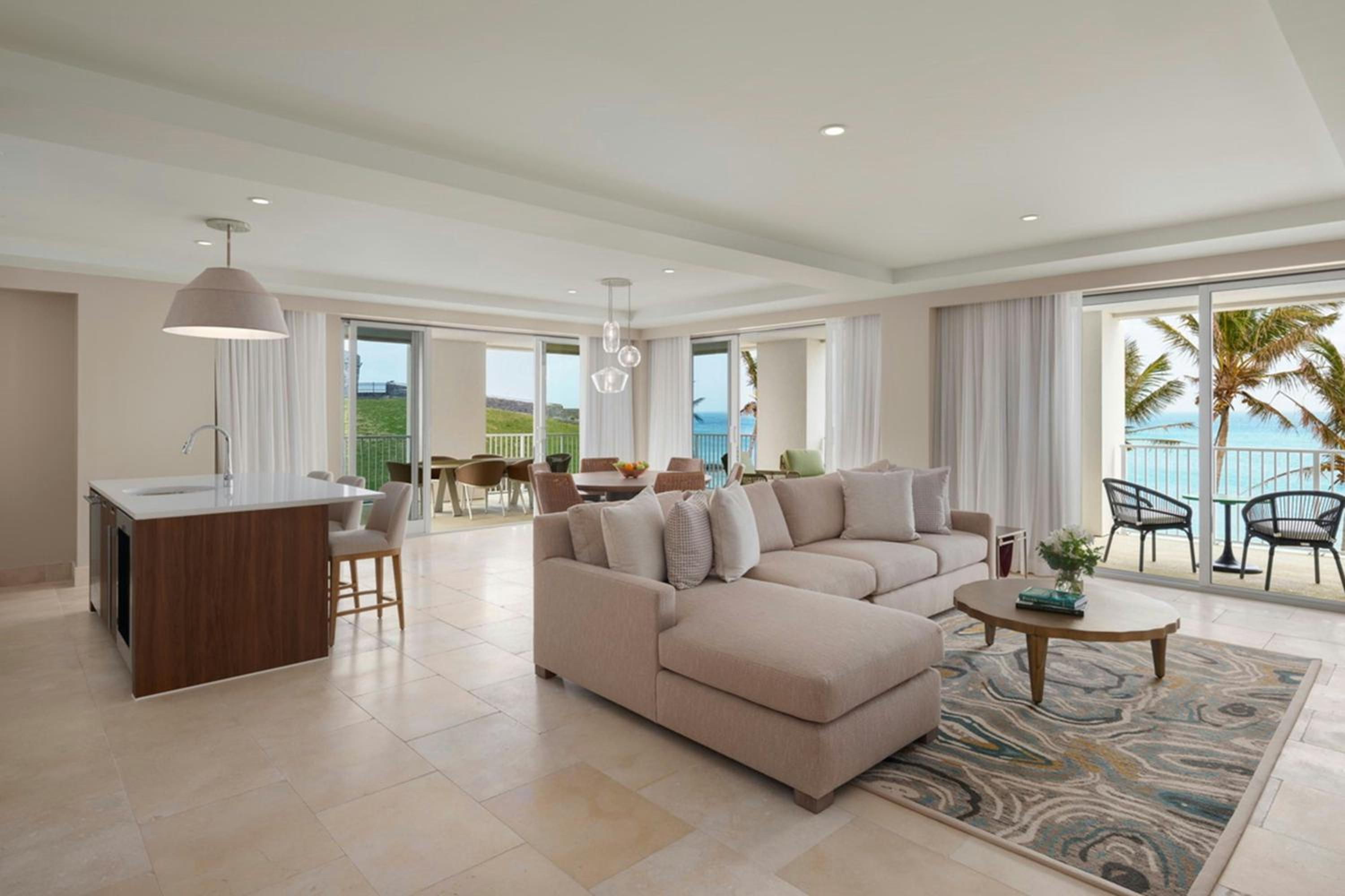 Caroline Astor Suite, 1 Bedroom Suite, 1 King, Oceanfront, Corner room