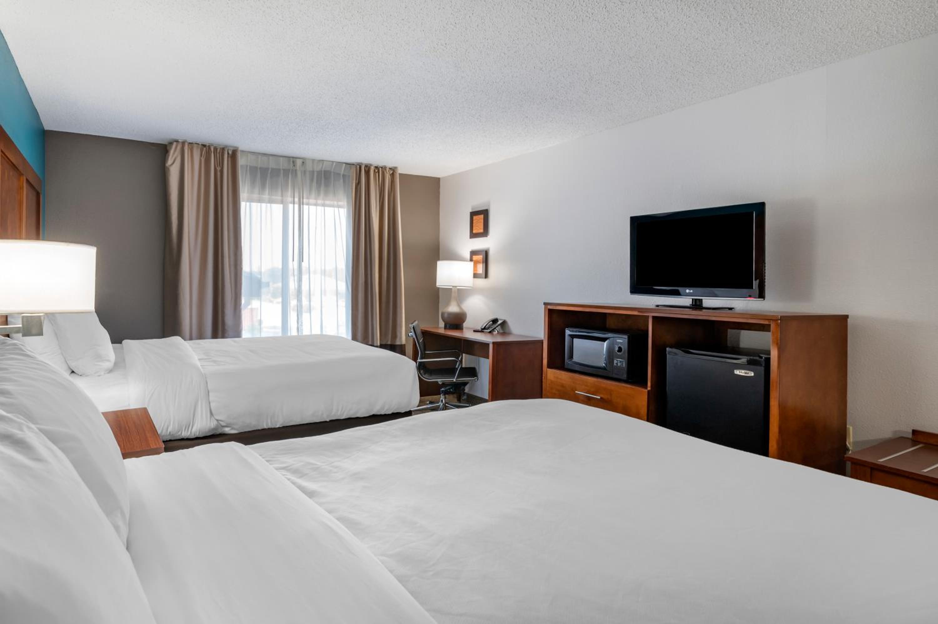 Triple Room with Sofa Bed - Non Smoking photo 3