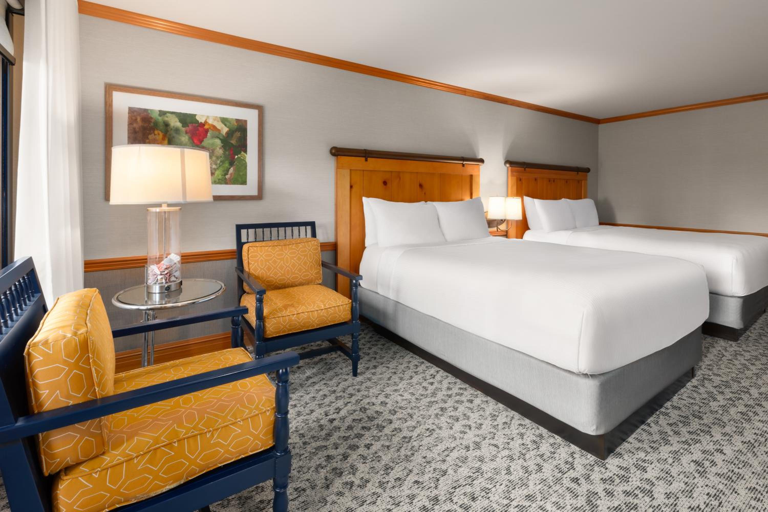 Premier Queen Room with Two Queen Beds and Balcony - Non-Smoking - Photo 3