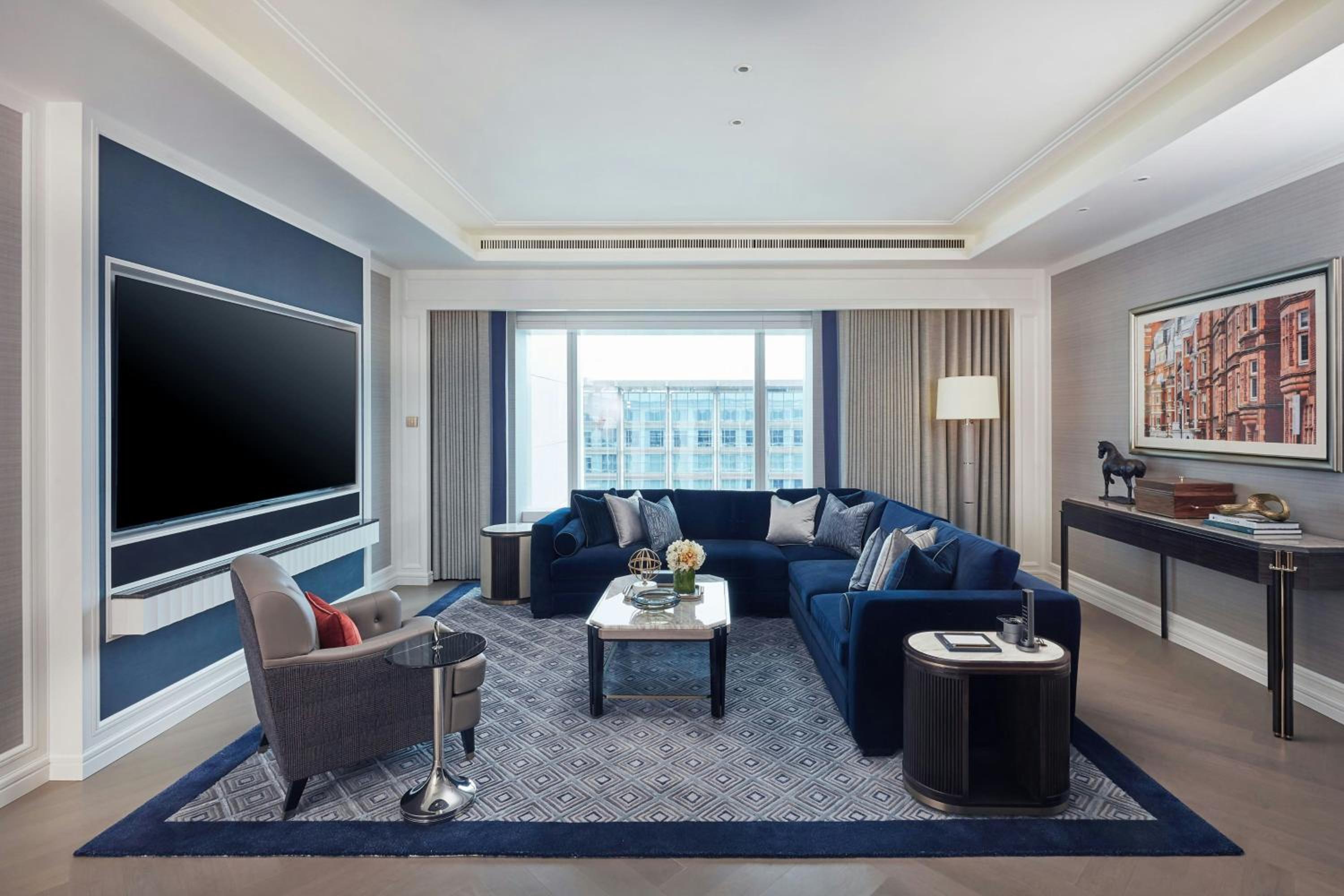 One-Bedroom Henry King Suite with City View