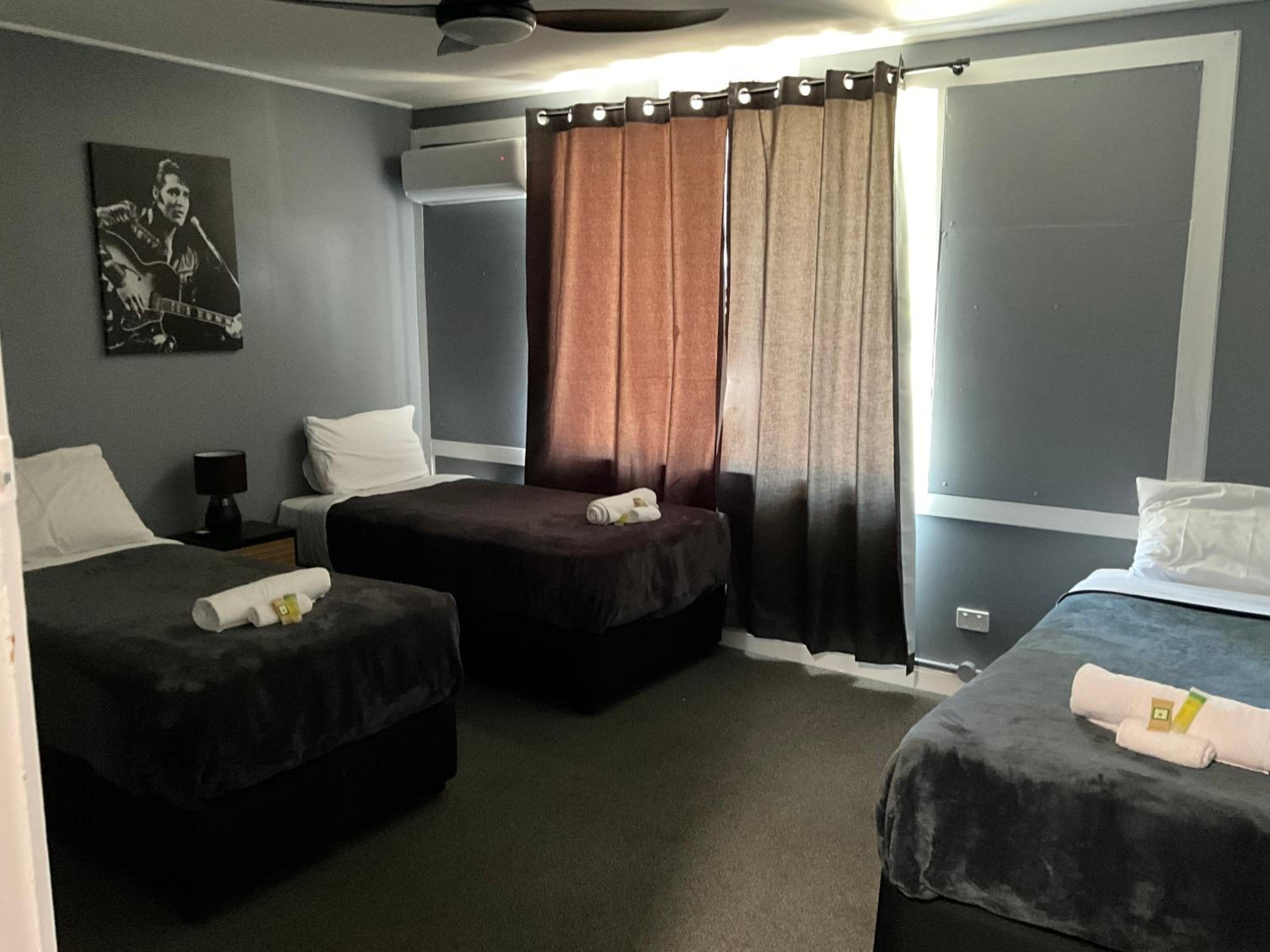 Family Room photo 3