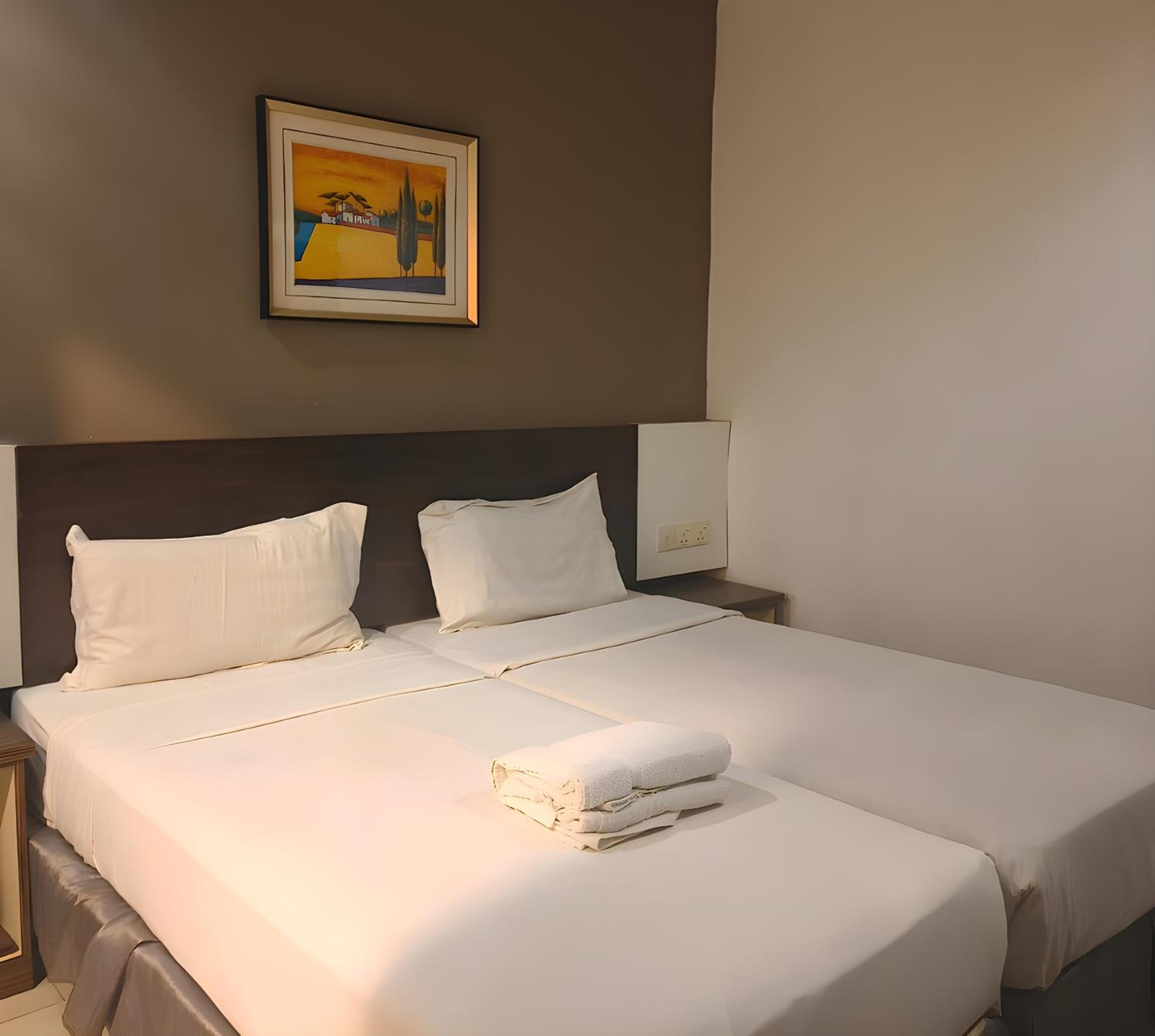 Deluxe Twin Room (No window)