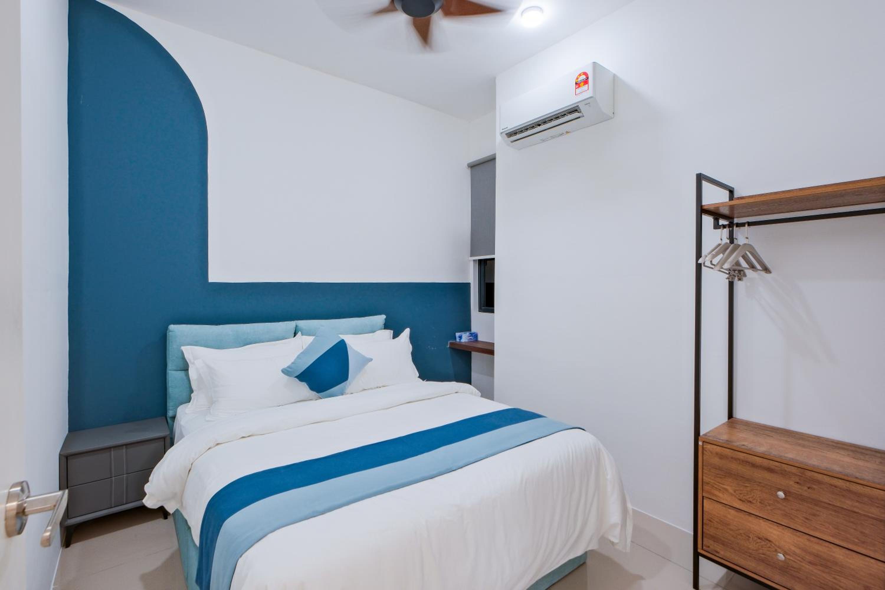 Superior Suite - Photo 9
