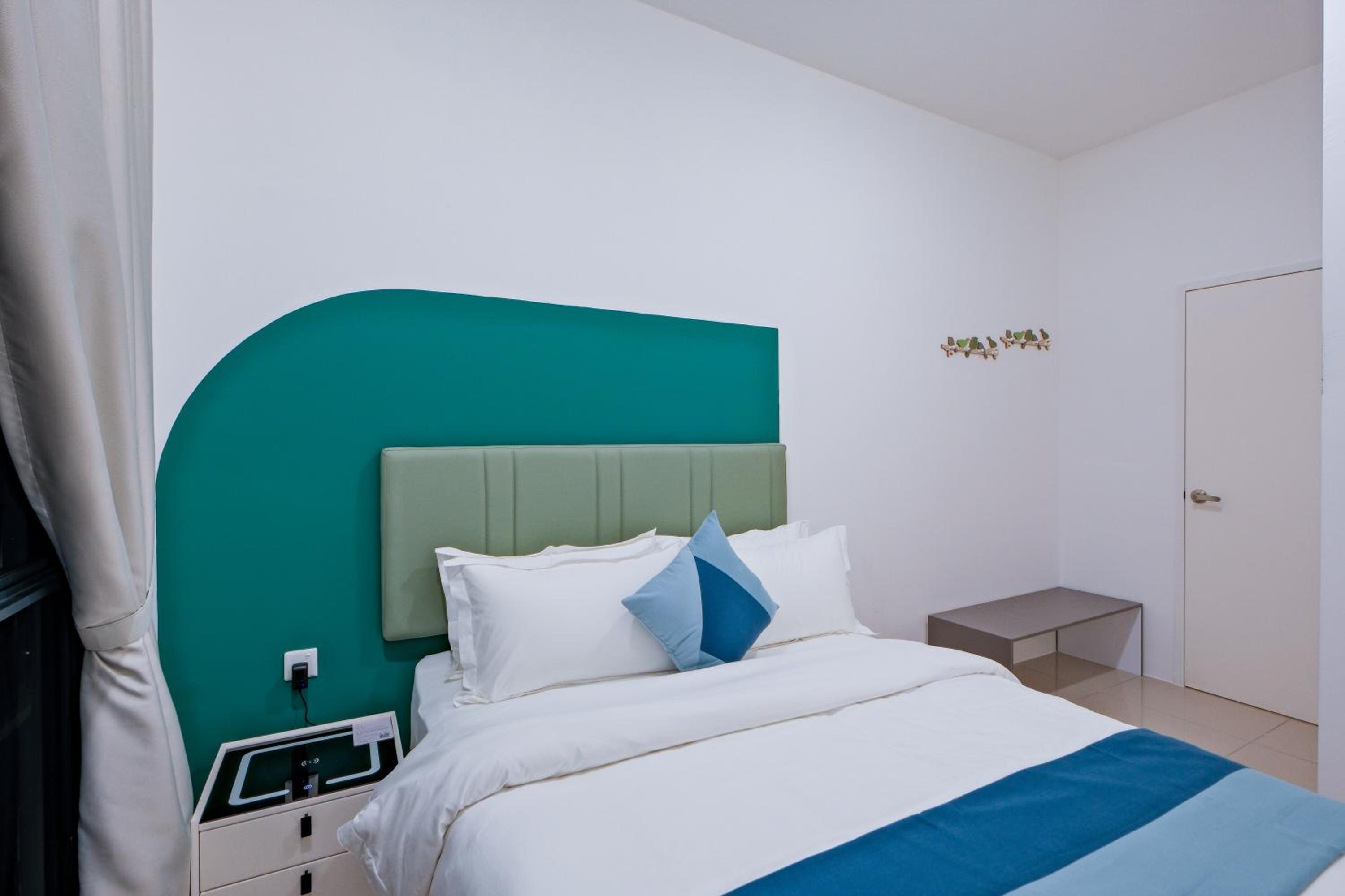 Superior Suite - Photo 16