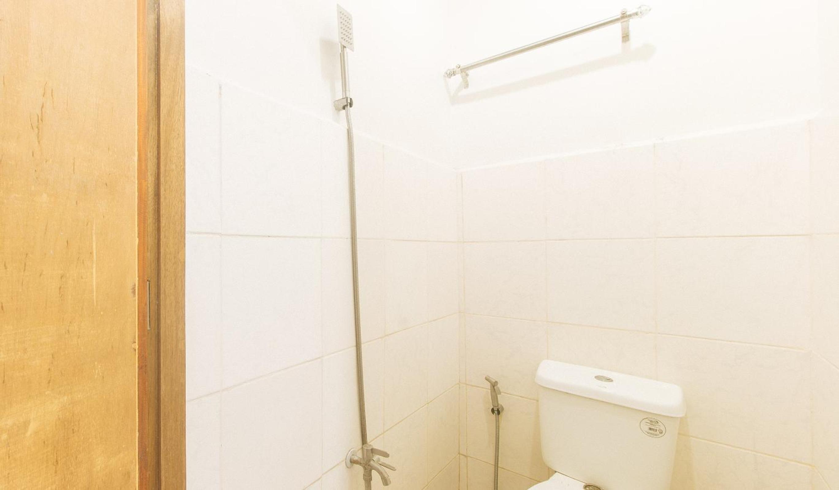 Standard Double Room - Photo 13