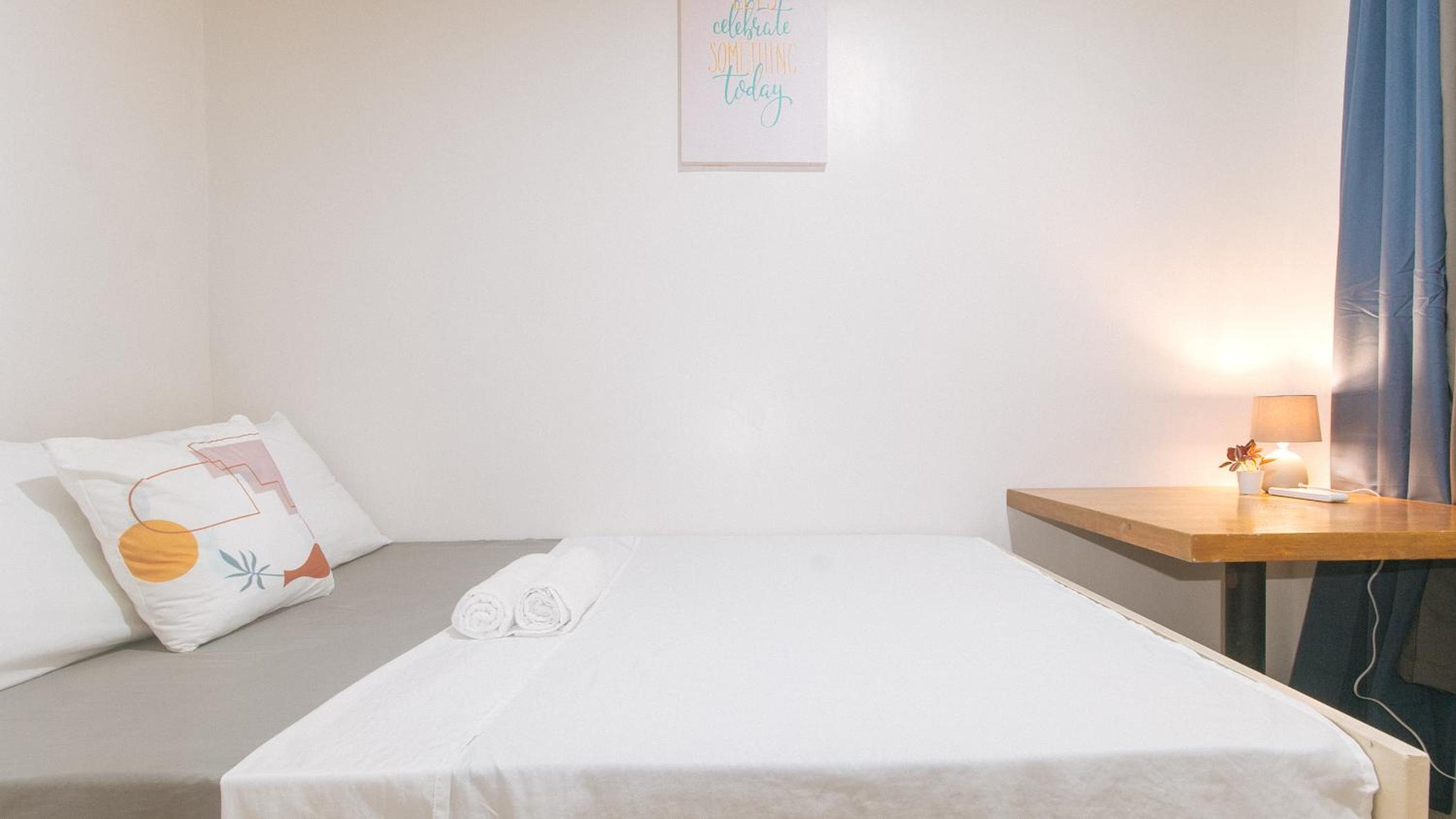 Standard Double Room - Photo 8