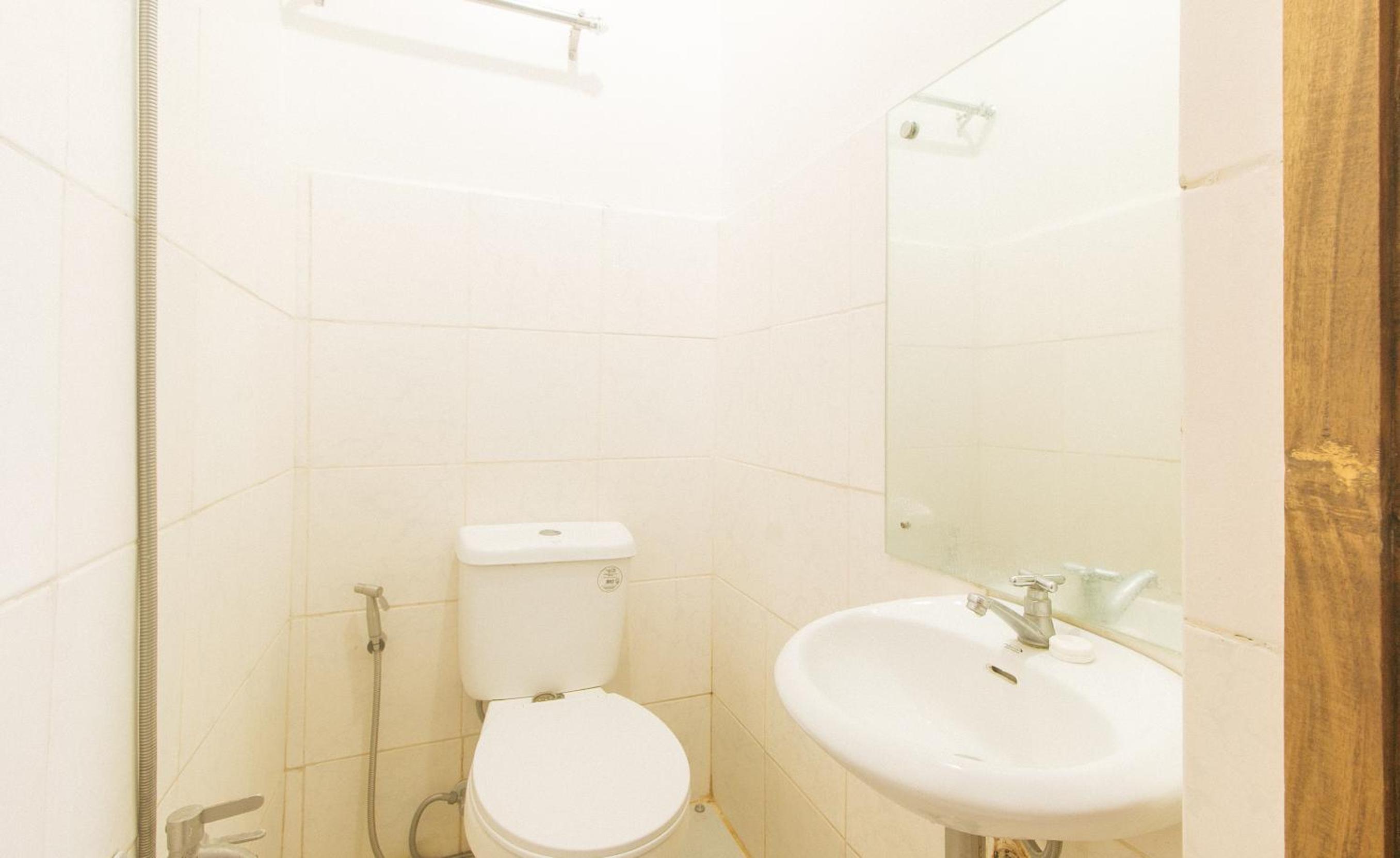 Standard Double Room - Photo 16