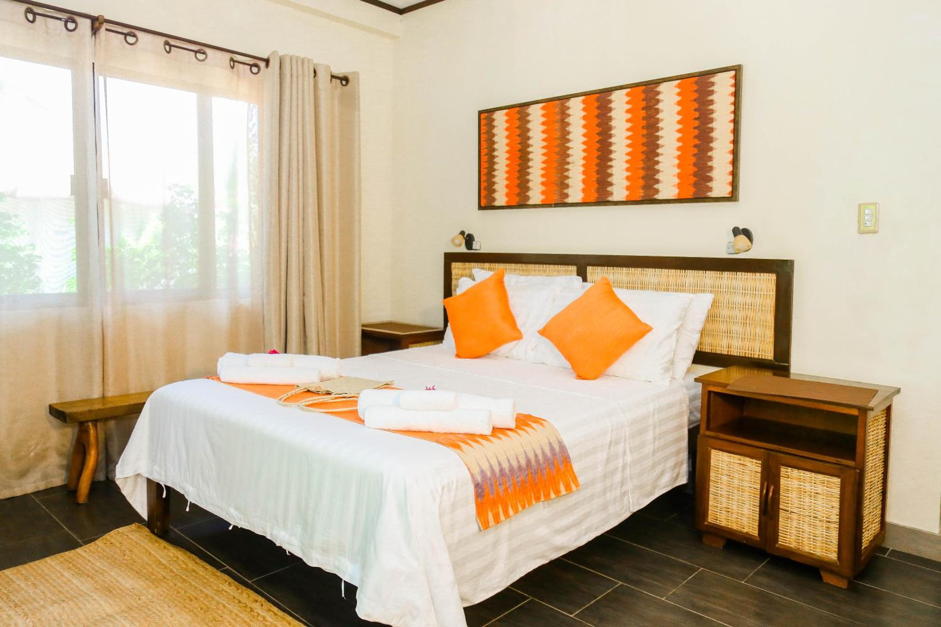 Standard Queen Room