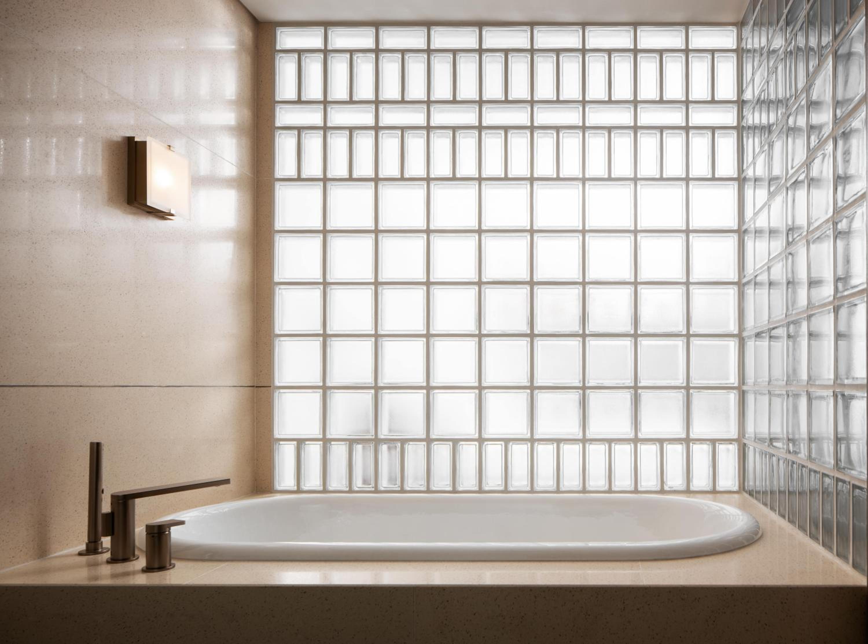 Suite with City View - Photo 1