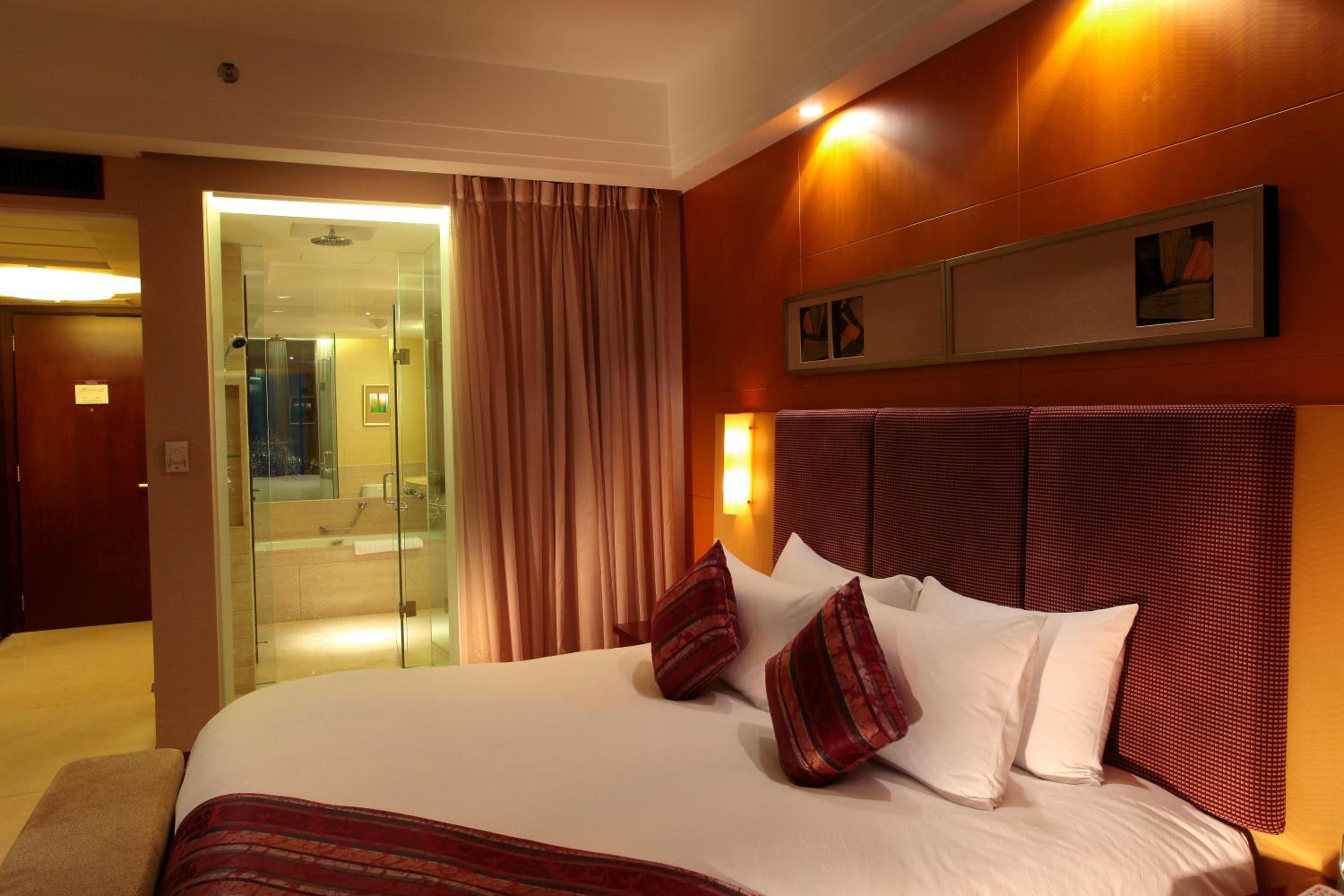 Deluxe Queen Room with River View