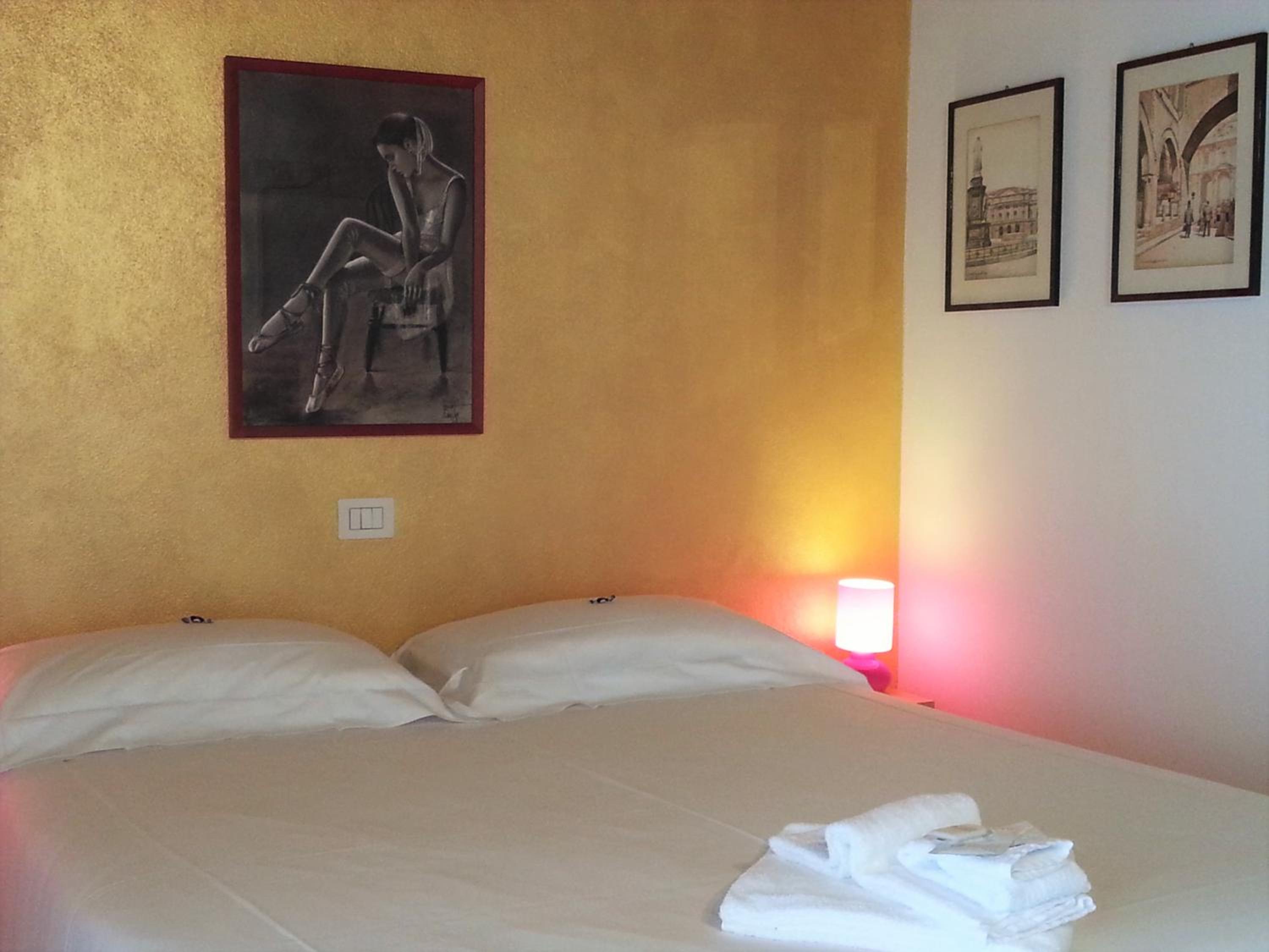 Superior Double or Twin Room thumbnail 5