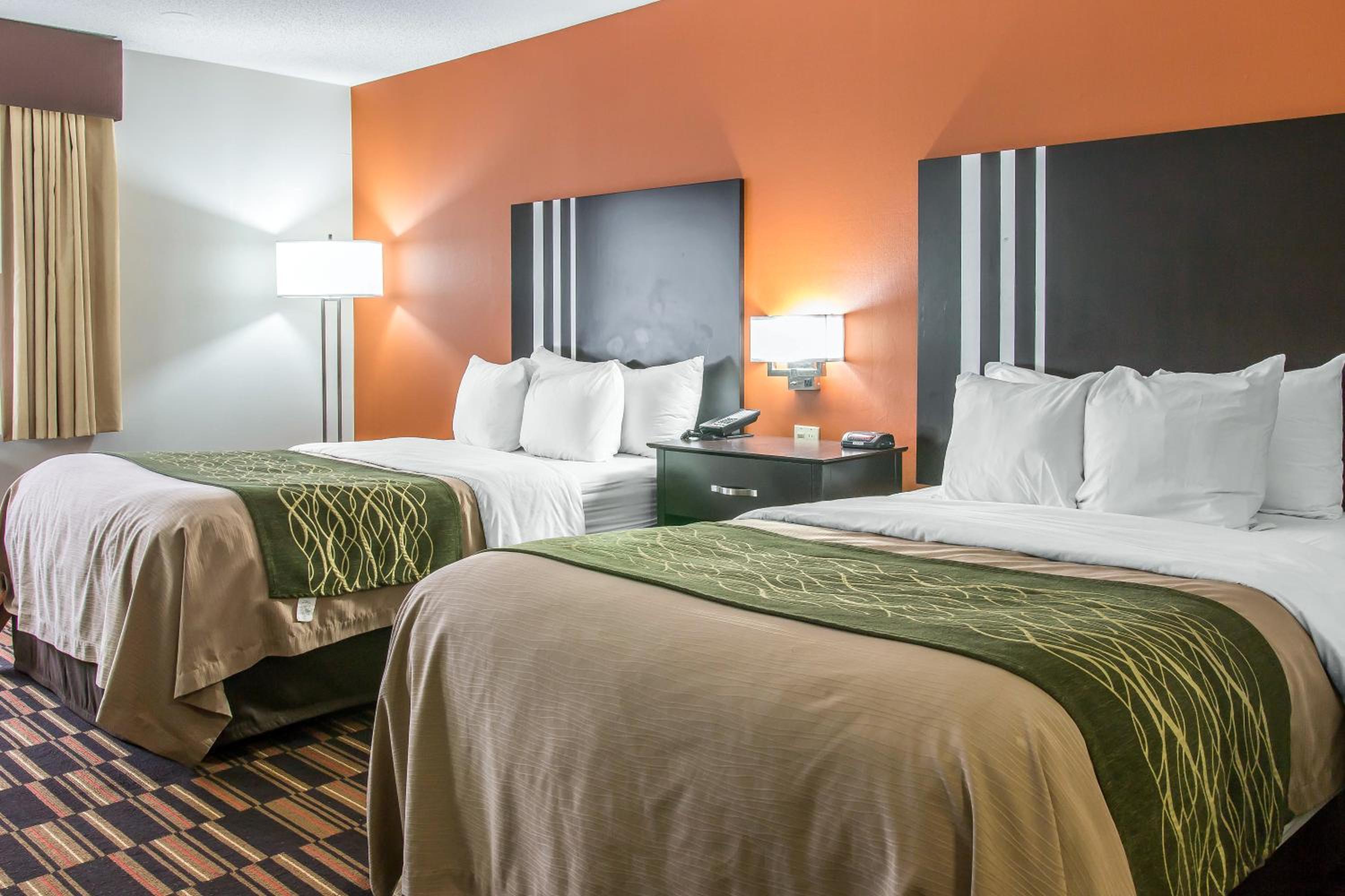 Double Room with Two Double Beds - Smoking photo 2