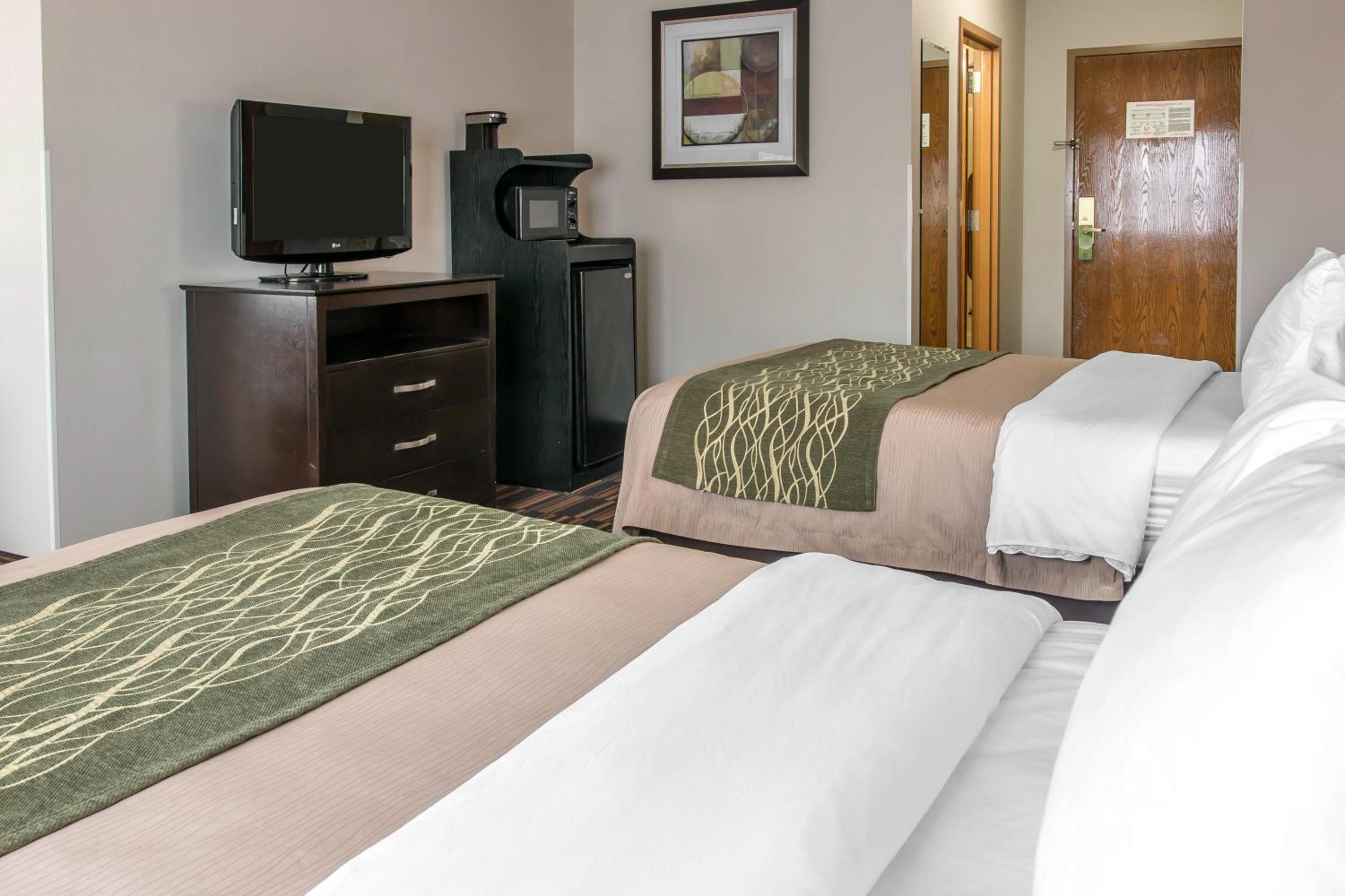 Double Room with Two Double Beds - Smoking photo 2
