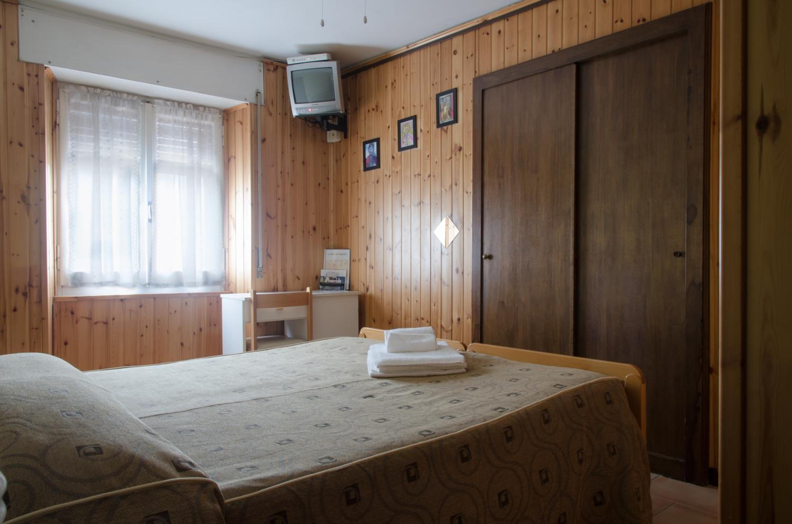Double or Twin Room with Private Bathroom