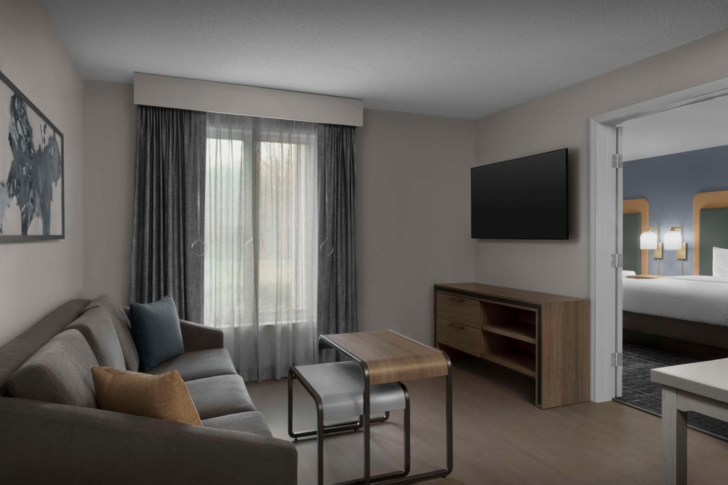 Suite with Two Queen Beds and Tub - Mobility Accessible - Photo 3