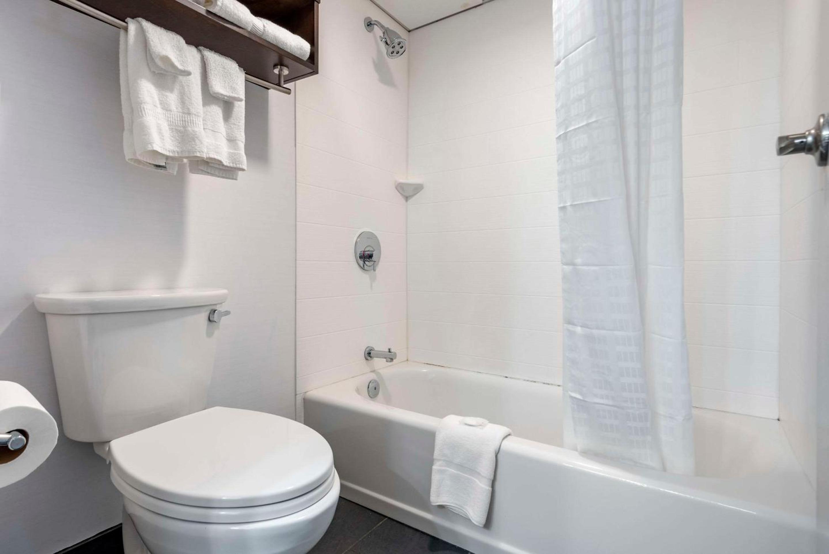 King Room - Non Smoking/Pet Friendly - Photo 7