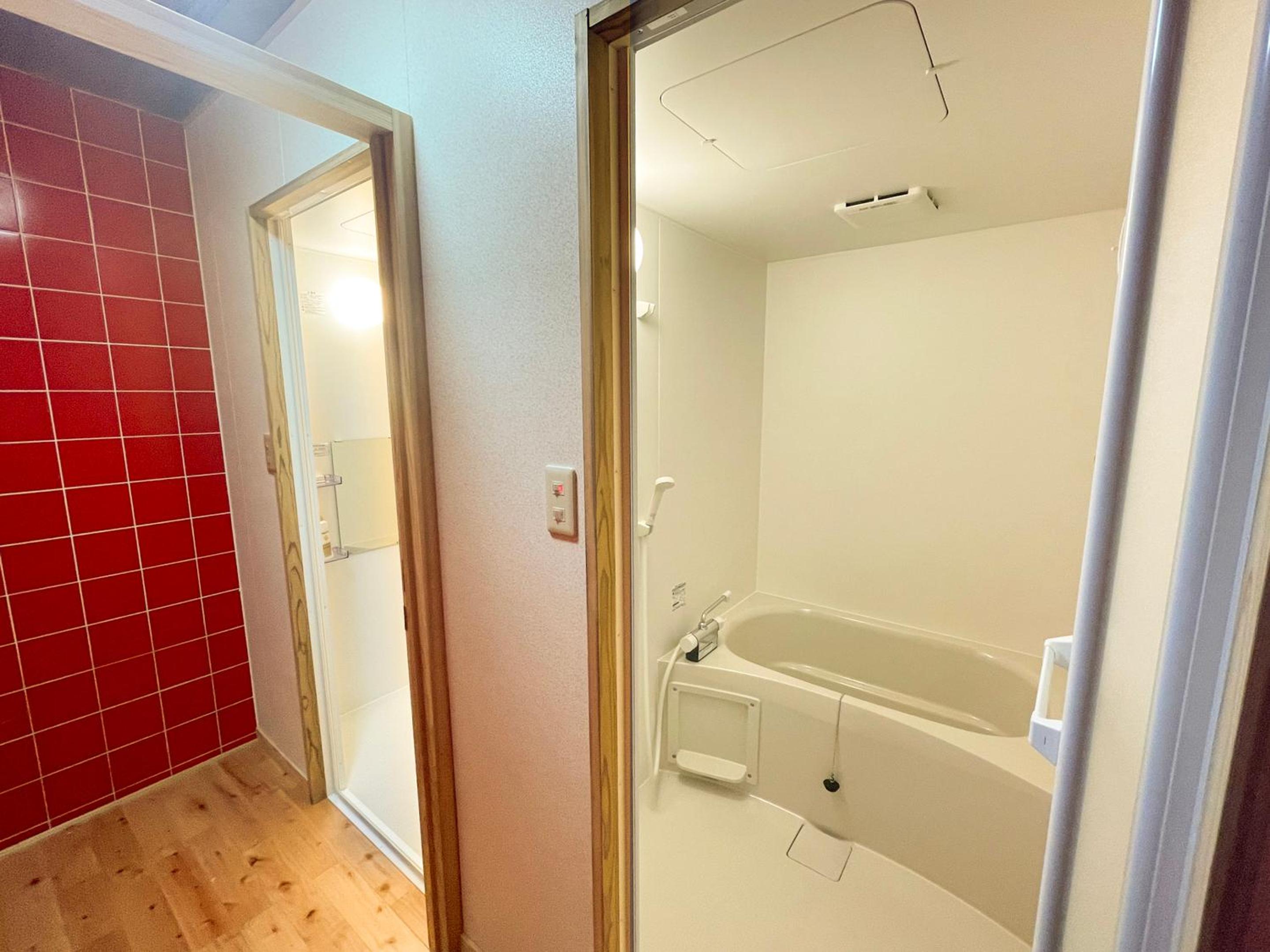 Three-Bedroom Apartment photo 2
