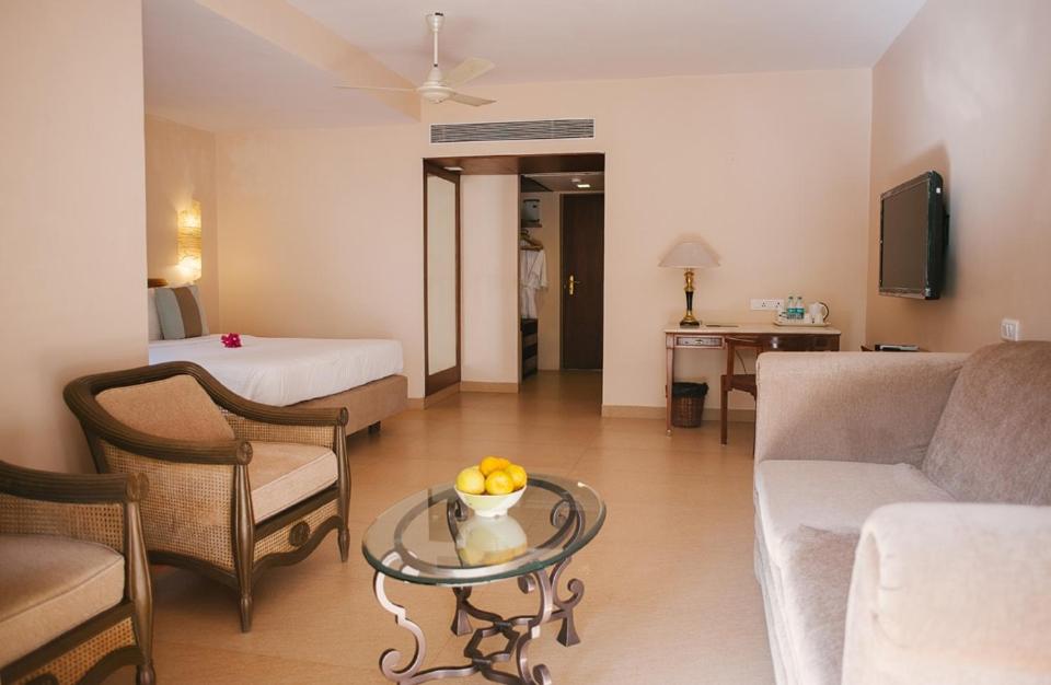 Deluxe Double Room with Balcony and Sea View