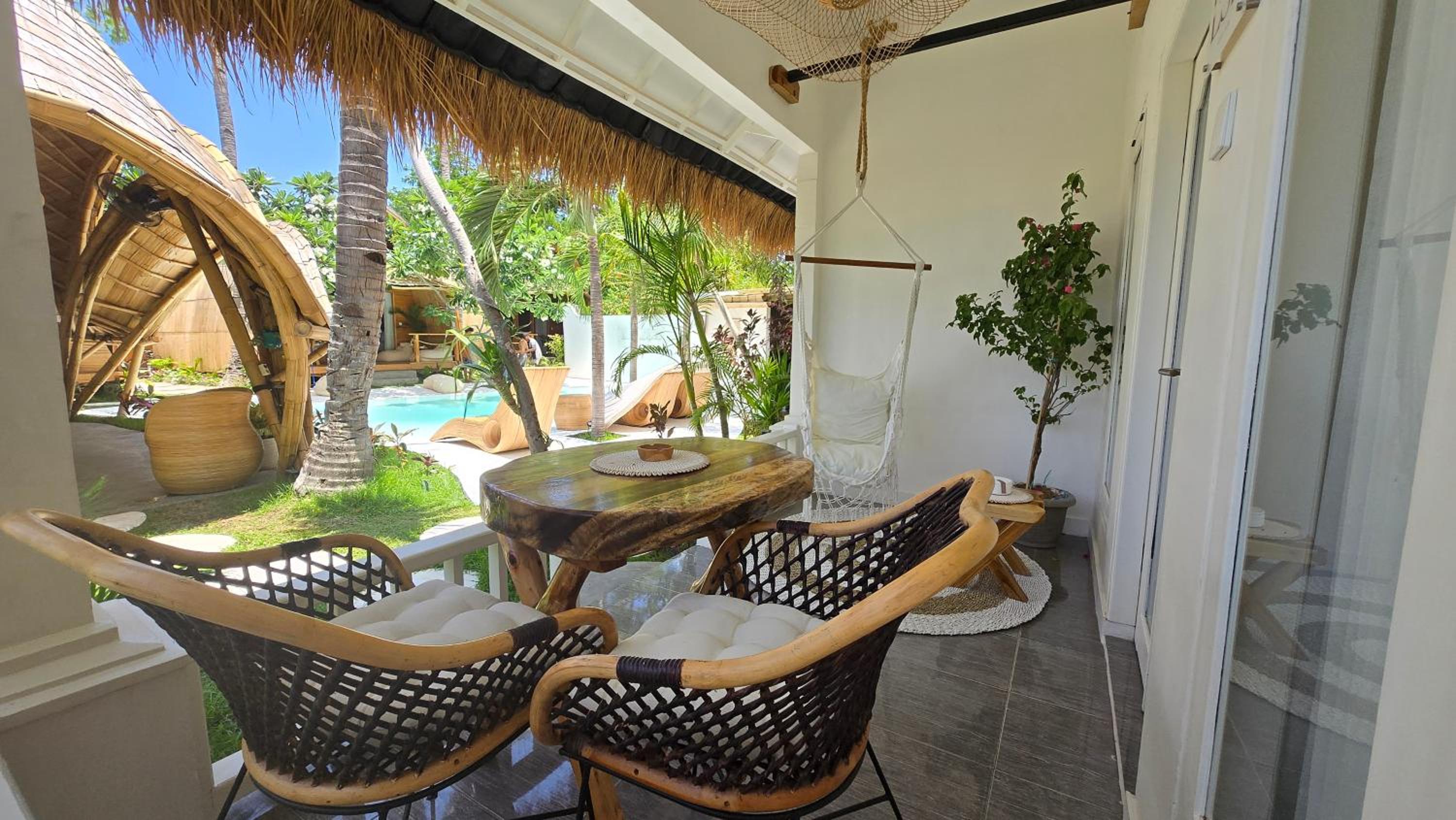 Double Room with Pool View photo 3