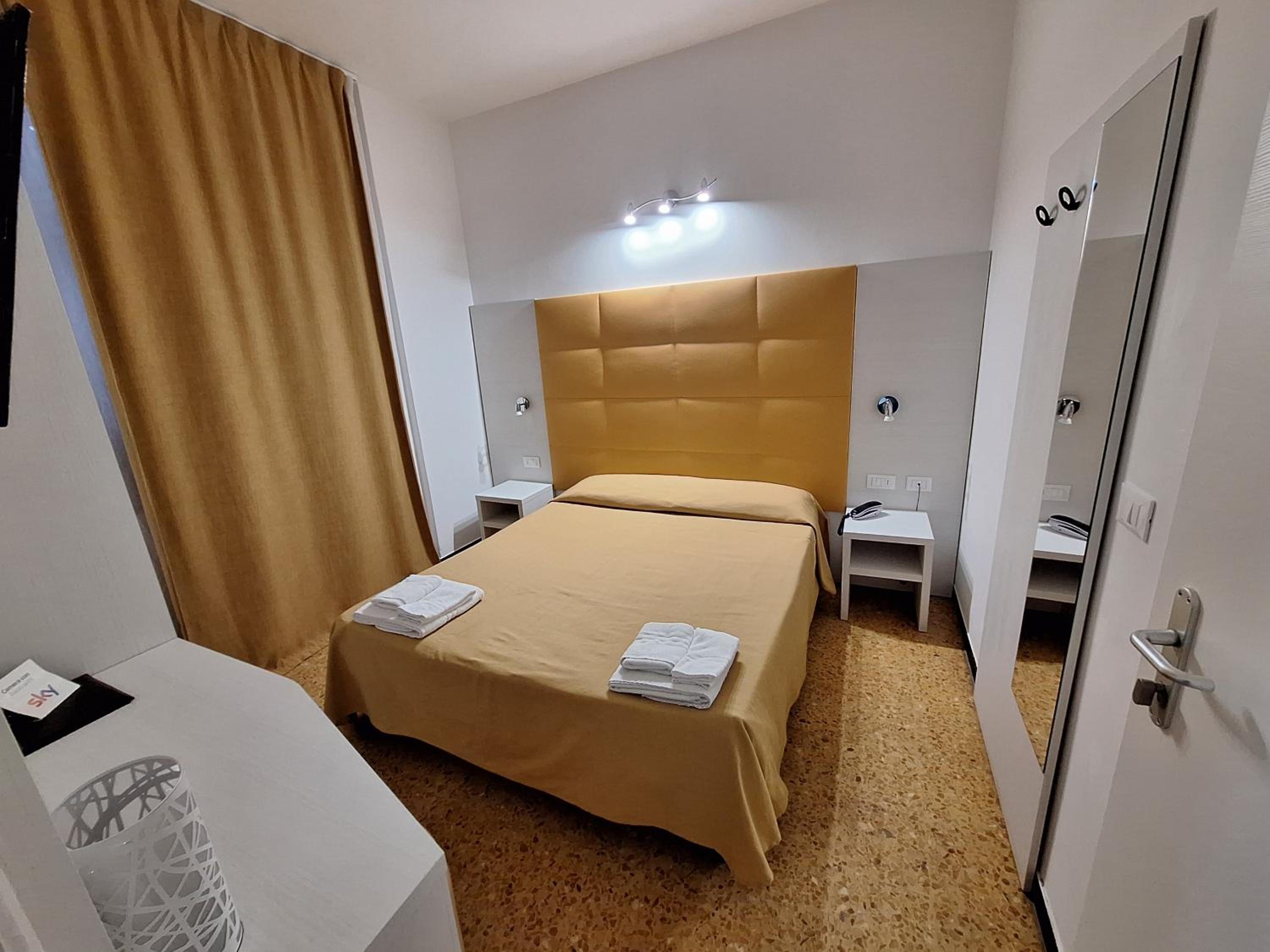 Small Double Room photo 2