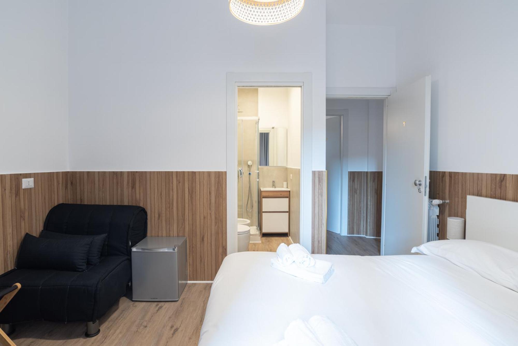 Deluxe Room (2 Adults + 1 Child) photo 1