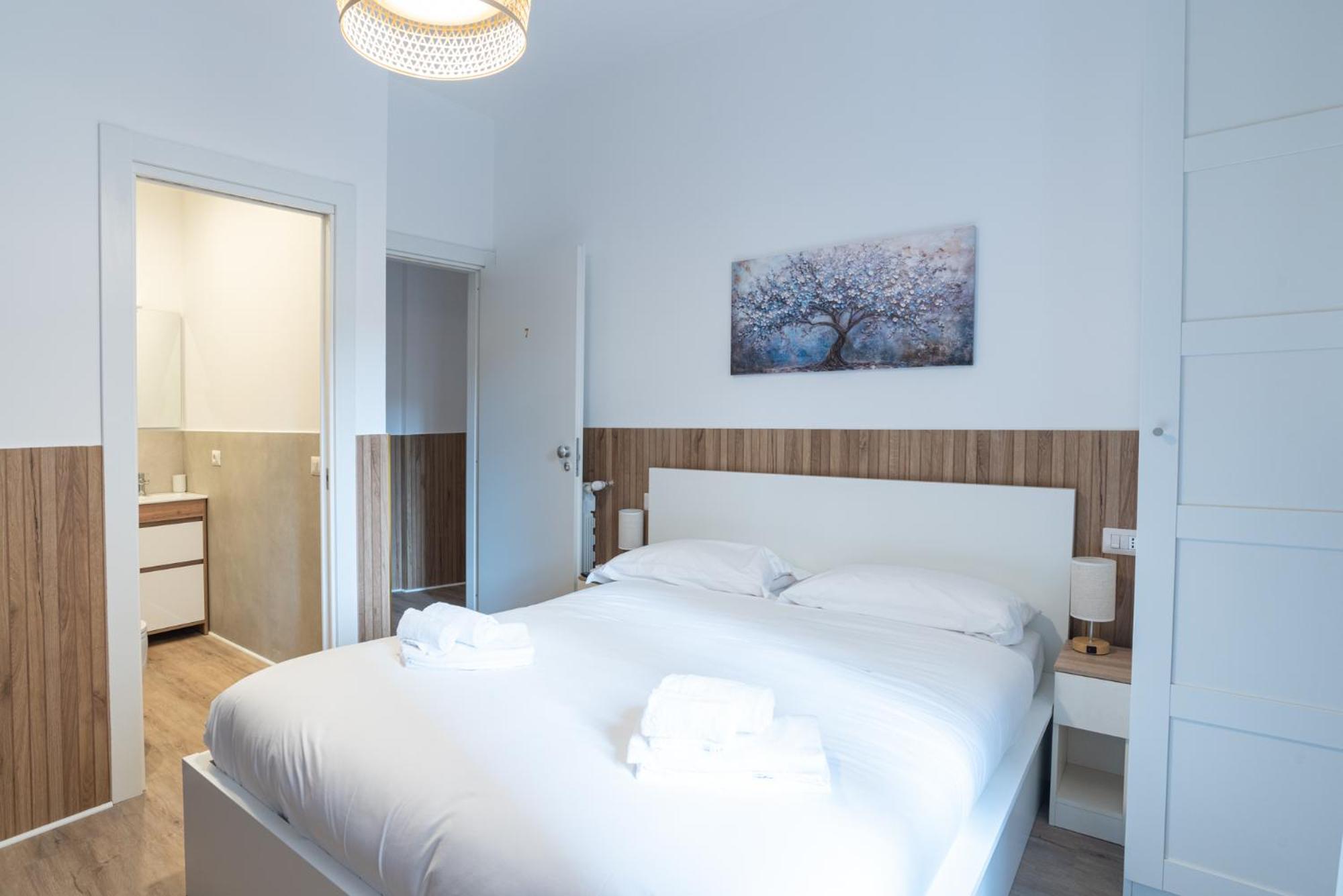 Deluxe Room (2 Adults + 1 Child) photo 2