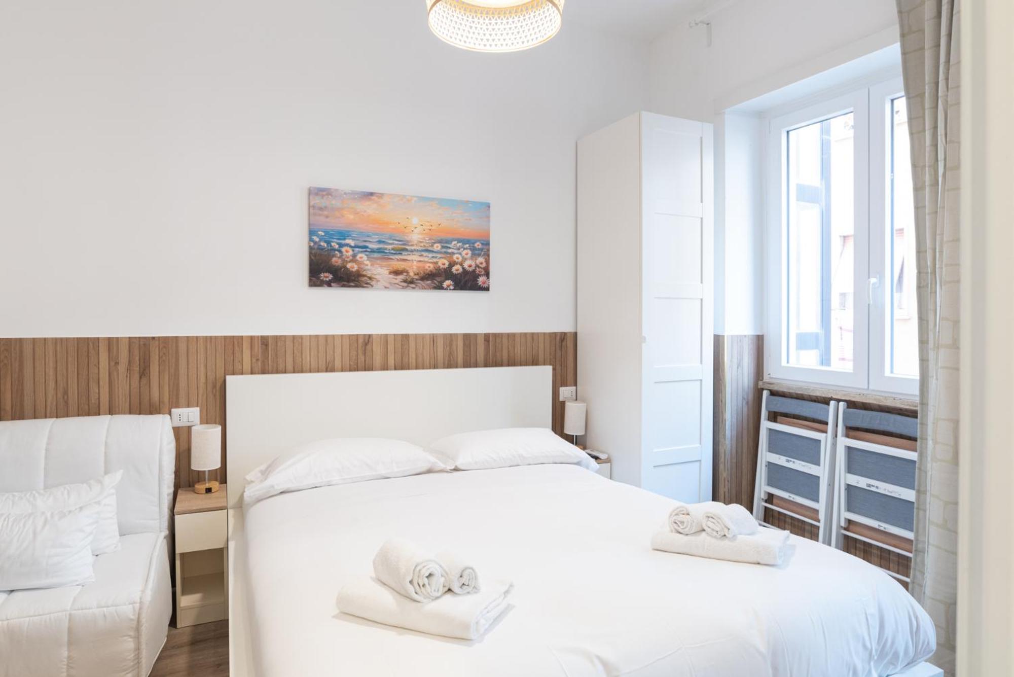Deluxe Room (2 Adults + 1 Child)