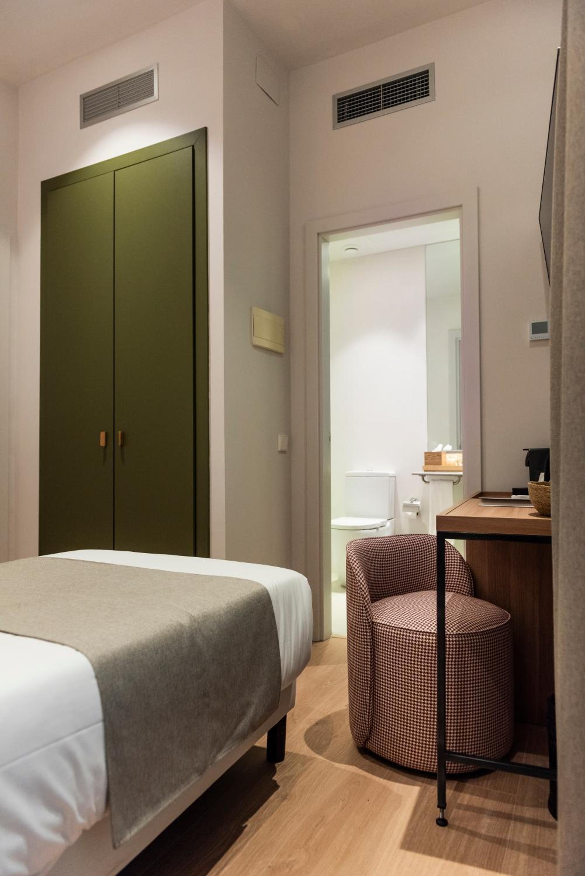 Superior Single Room photo 3
