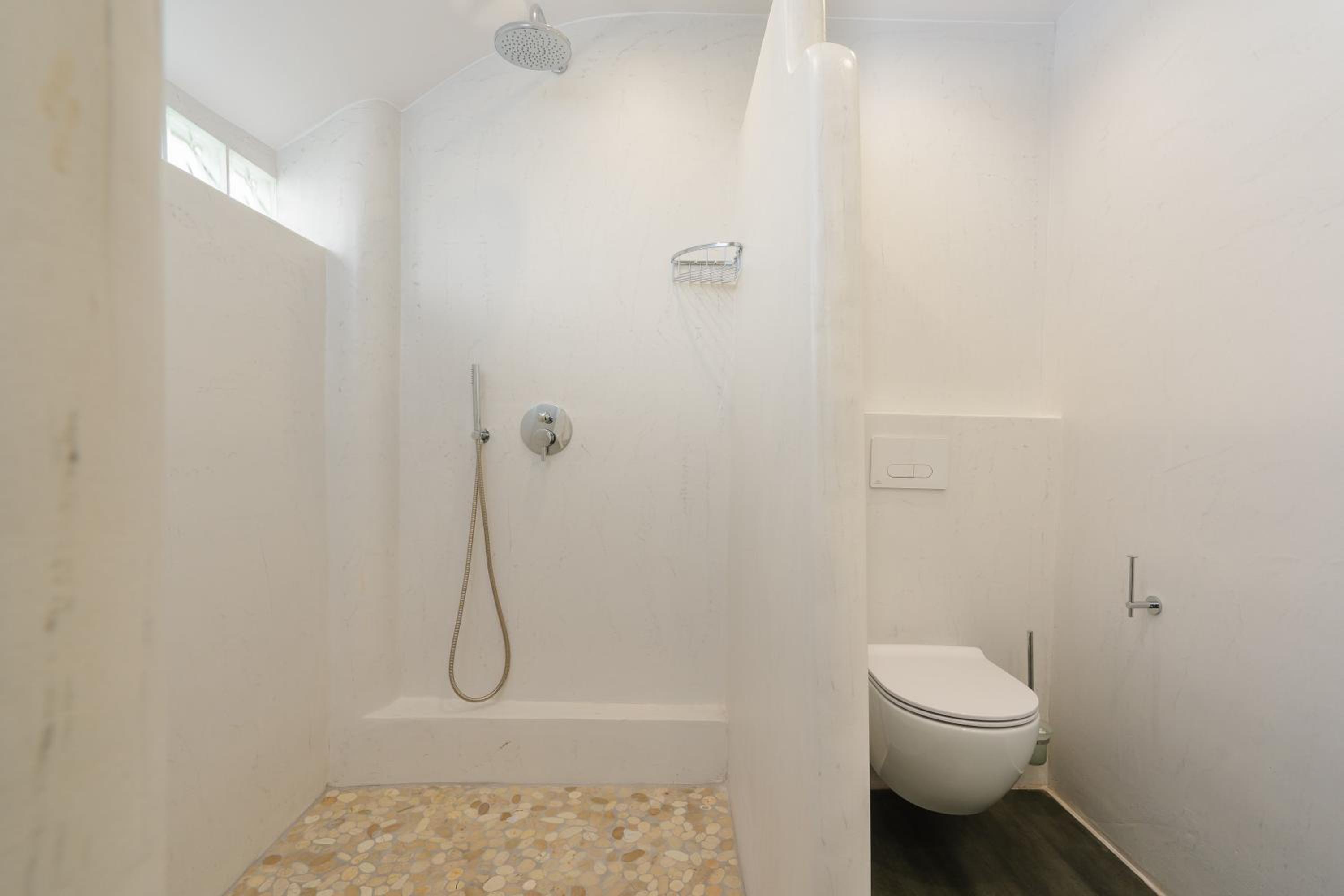 Three-Bedroom Apartment - Photo 35