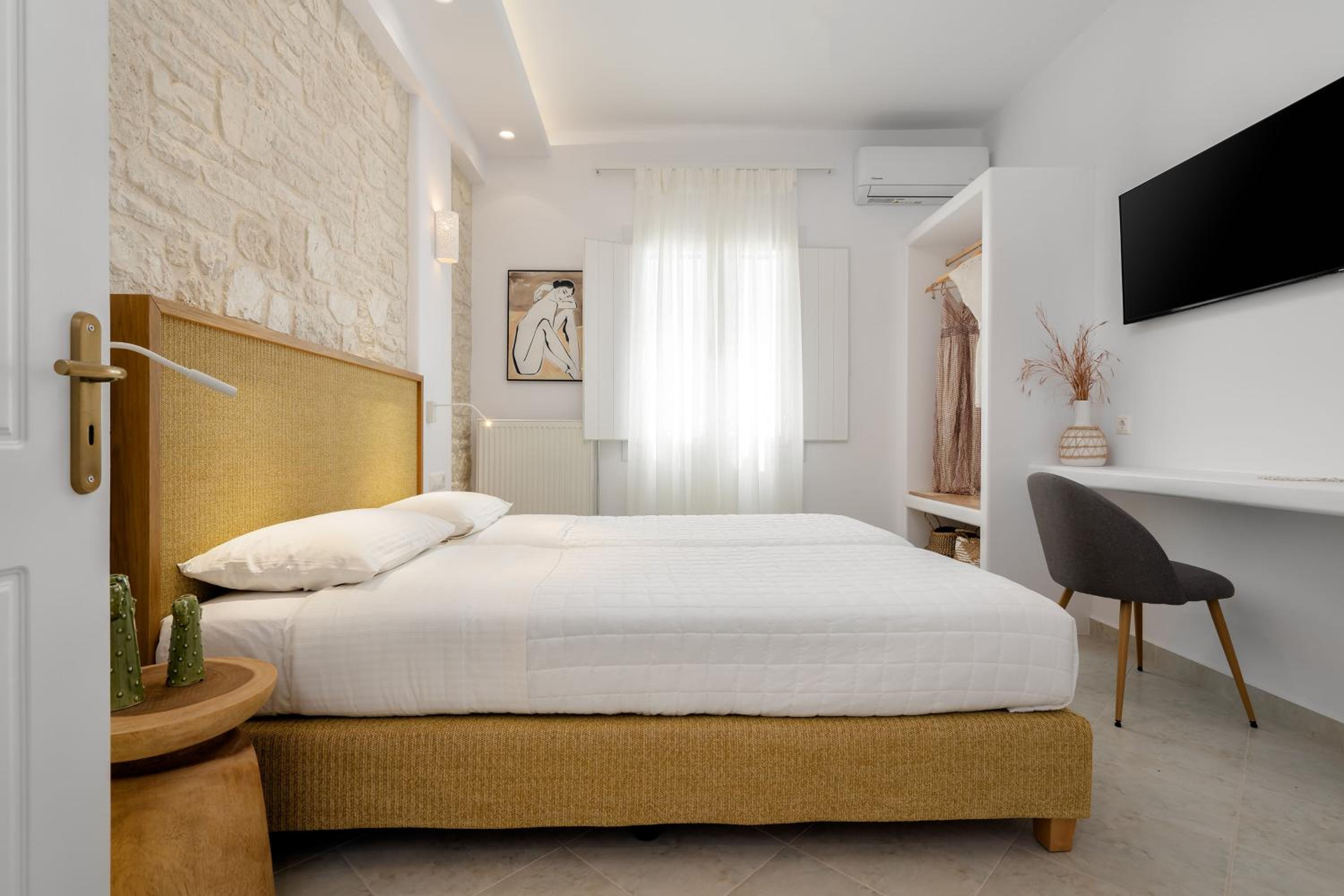 Three-Bedroom Apartment - Photo 26