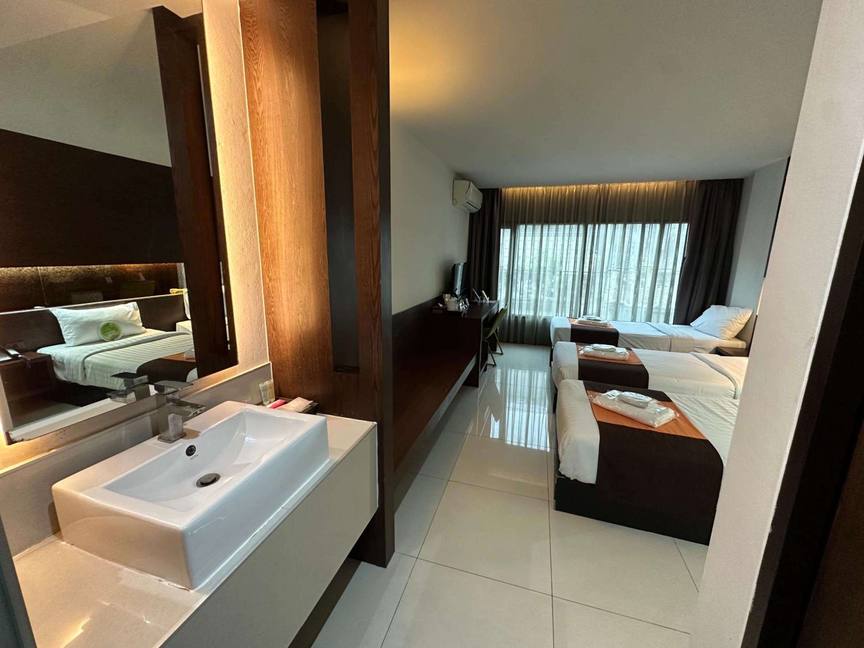 Deluxe Triple Room photo 2