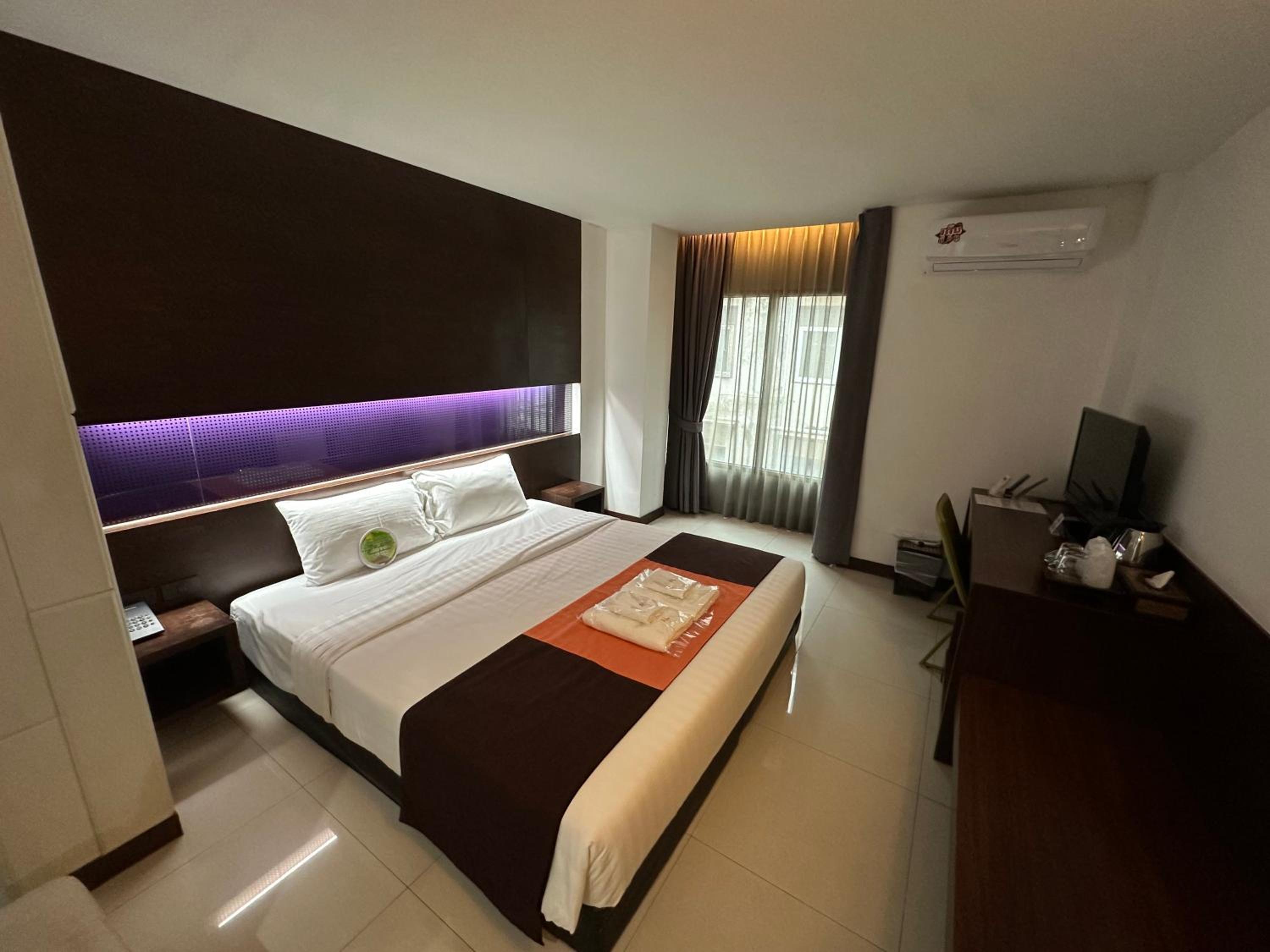 Deluxe Double Room photo 2