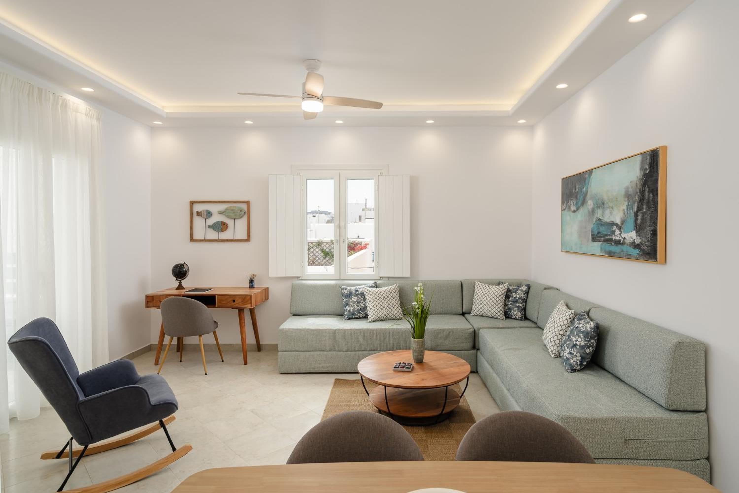 Three-Bedroom Apartment - Photo 10