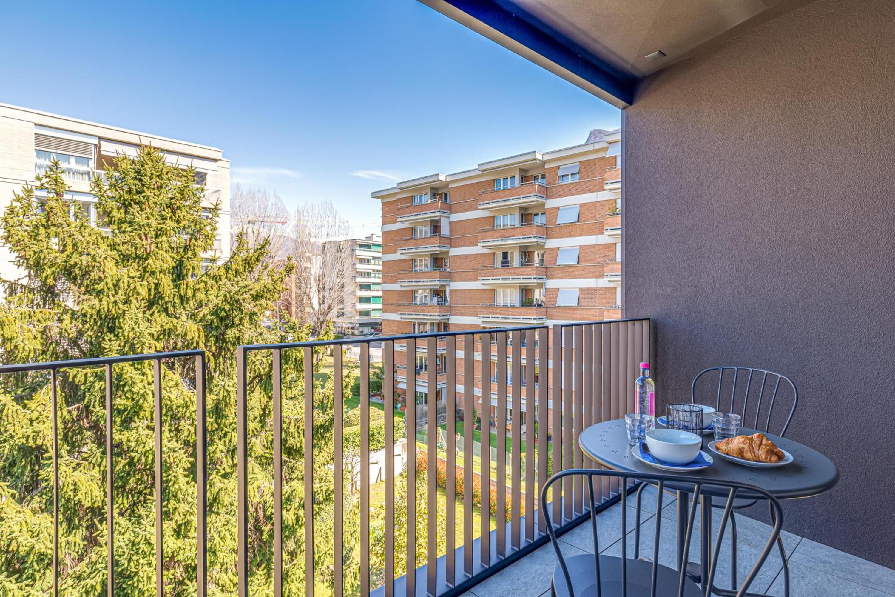Studio with Balcony 7 photo 3