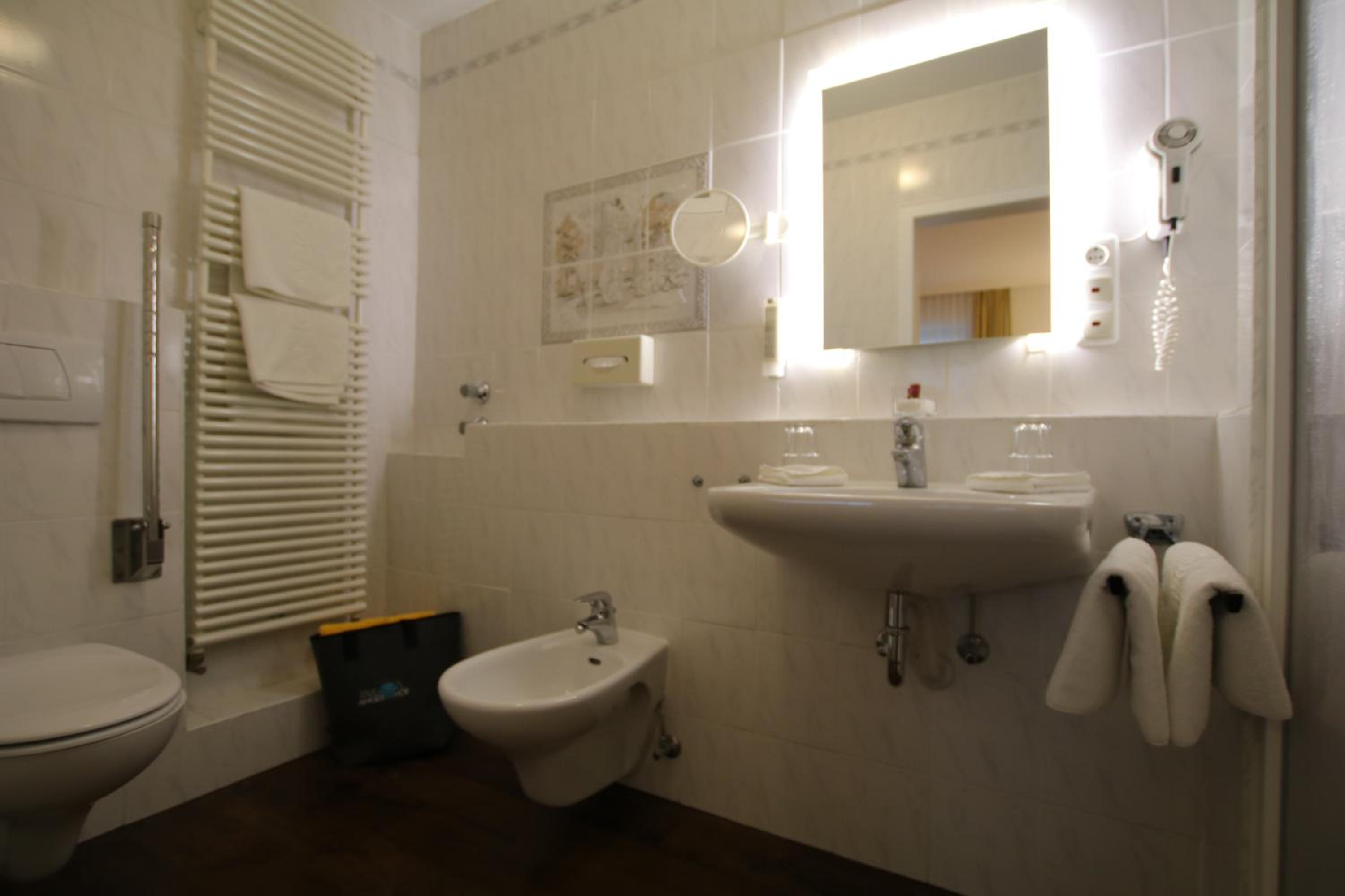 Double Room with Garden View - Photo 2
