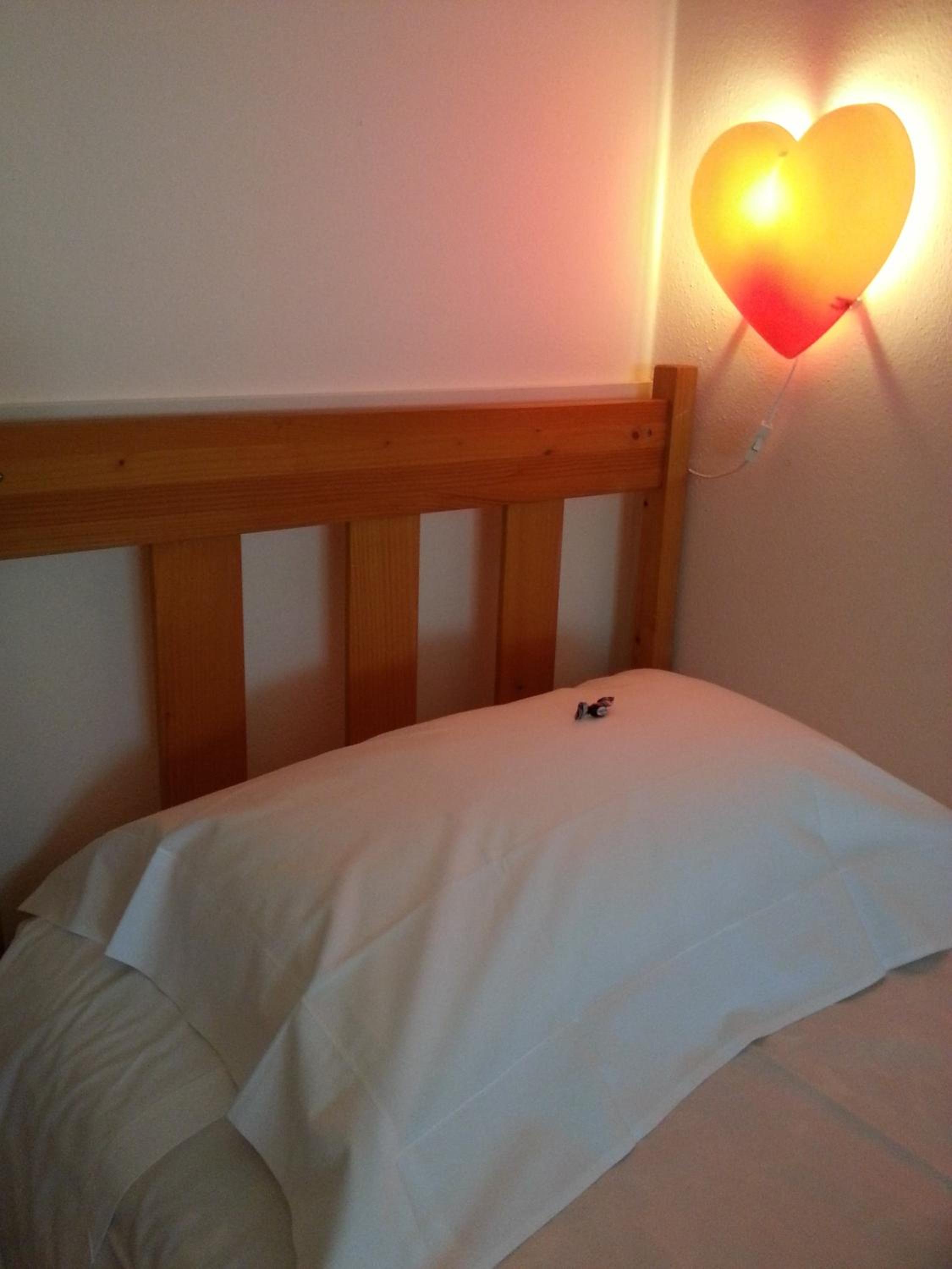 Standard Triple Room thumbnail 6