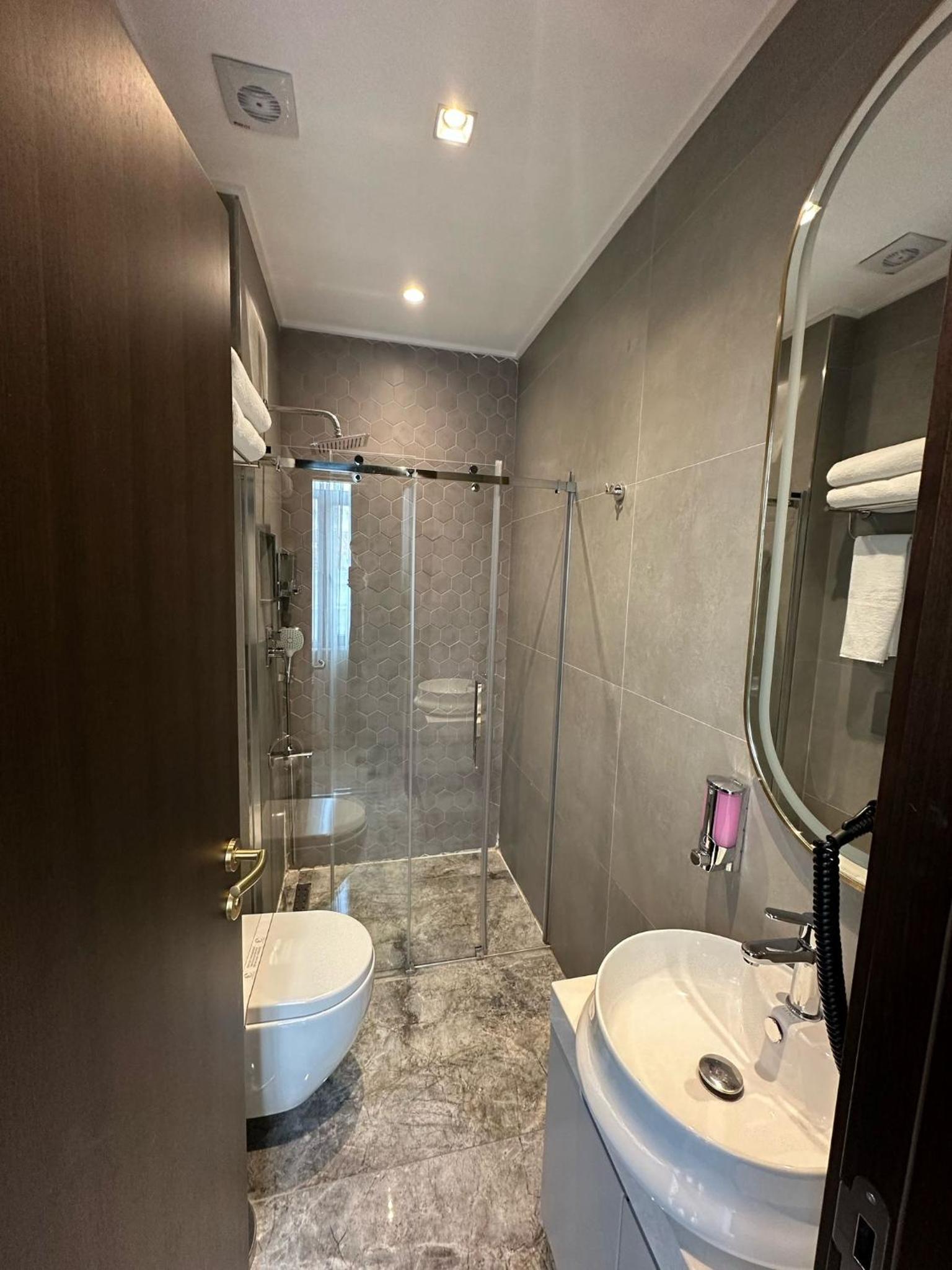 Small Double Room photo 1