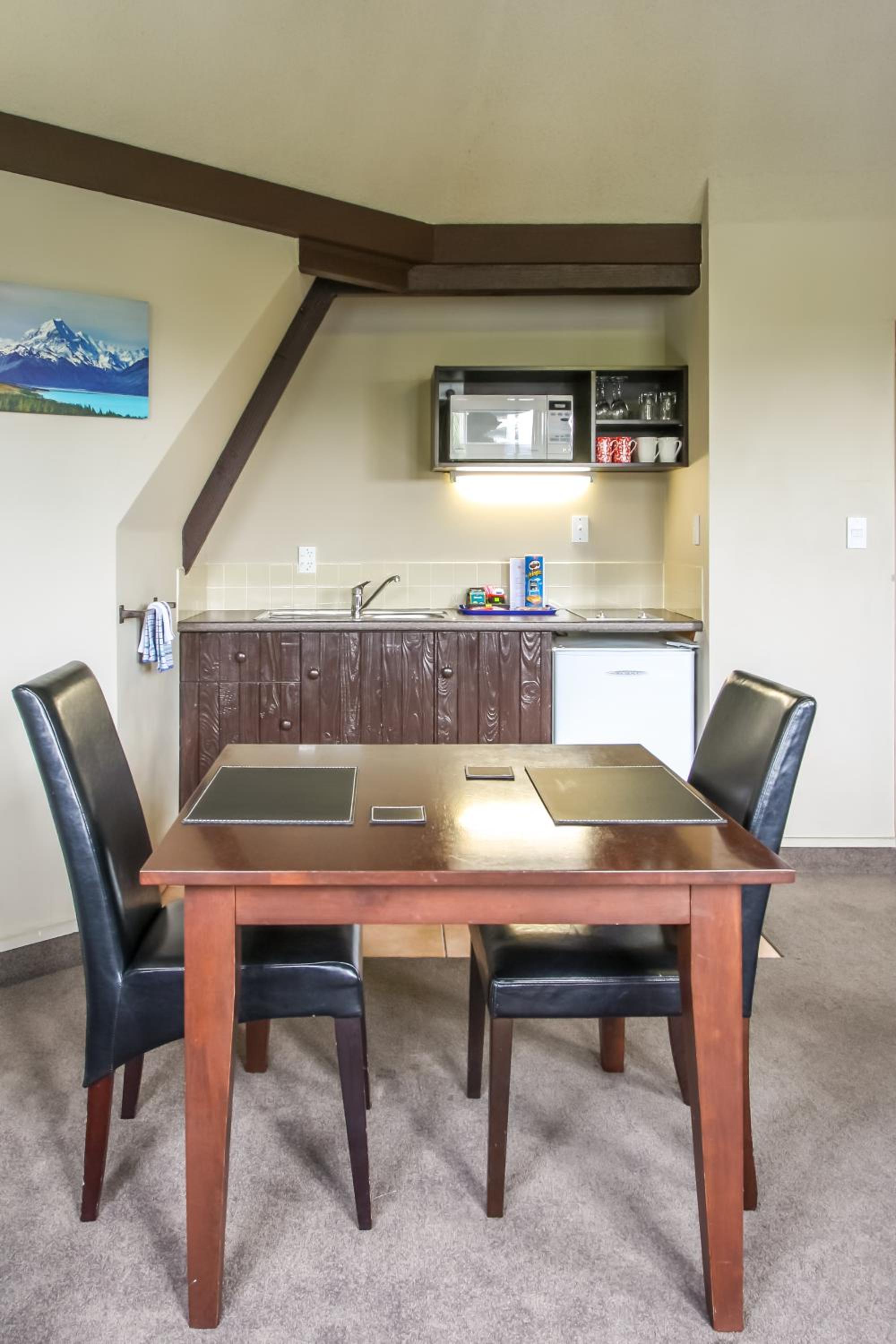 One-Bedroom Apartment - Photo 4