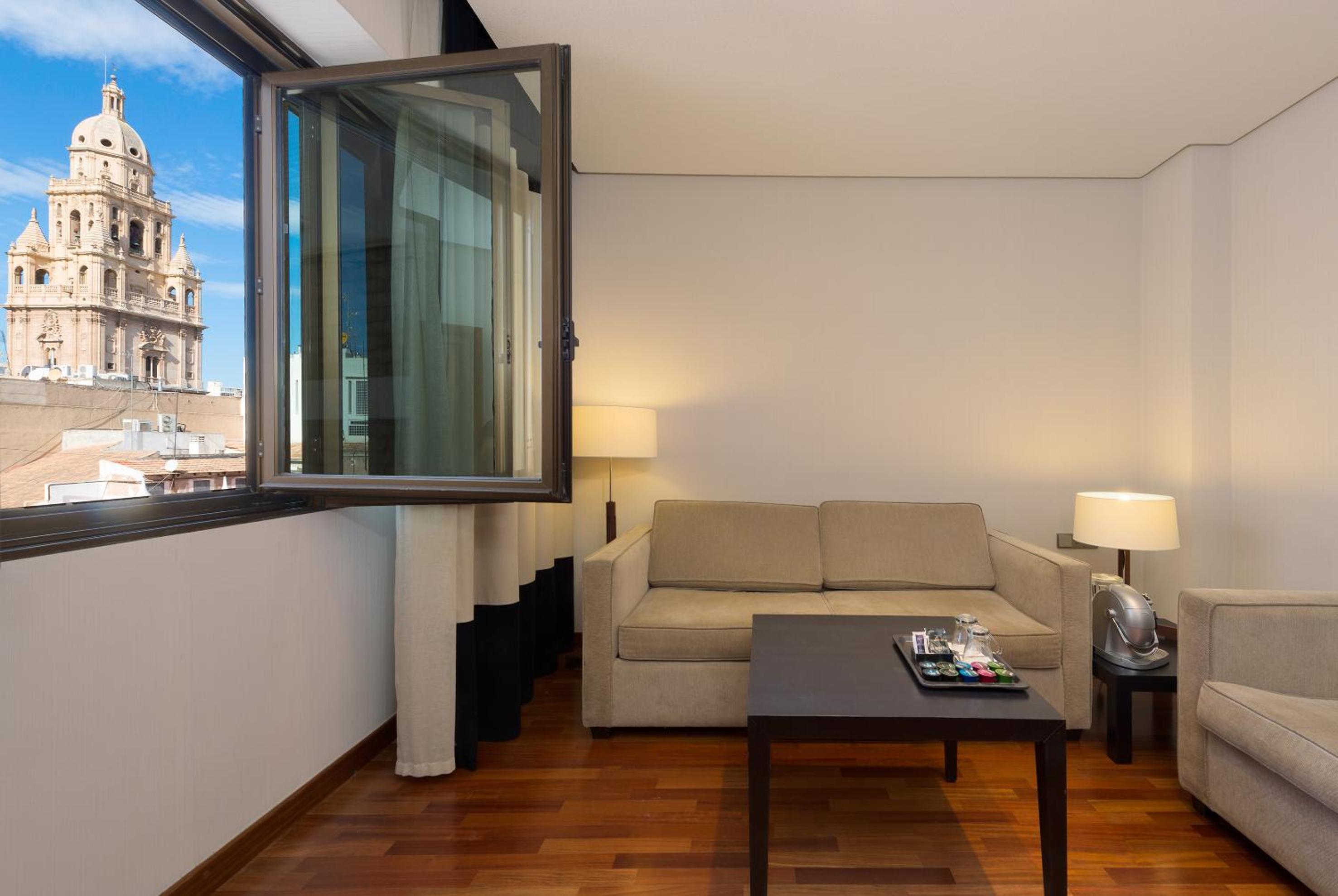 Suite - Photo 1
