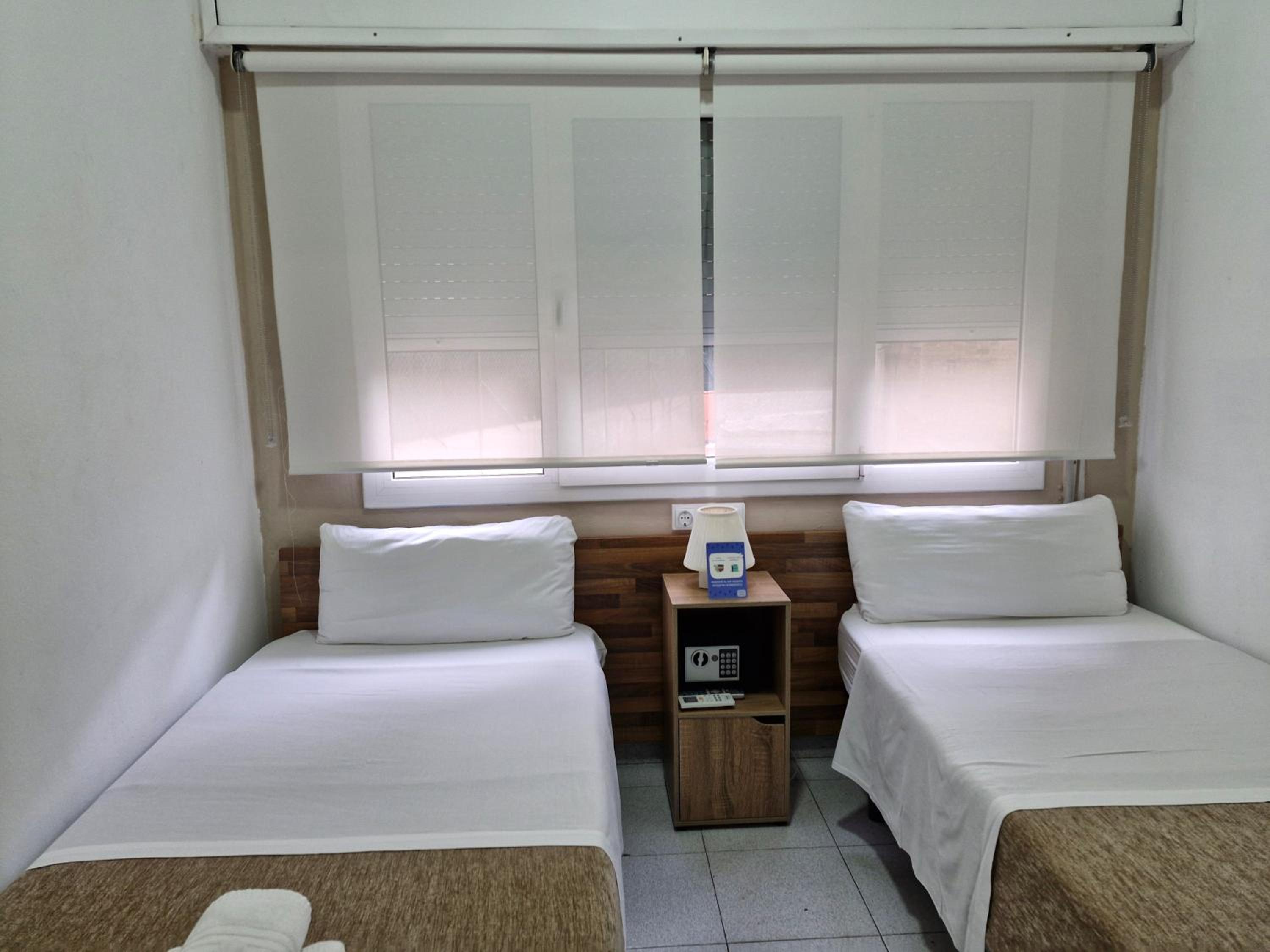 Habitación Doble con Baño Compartido