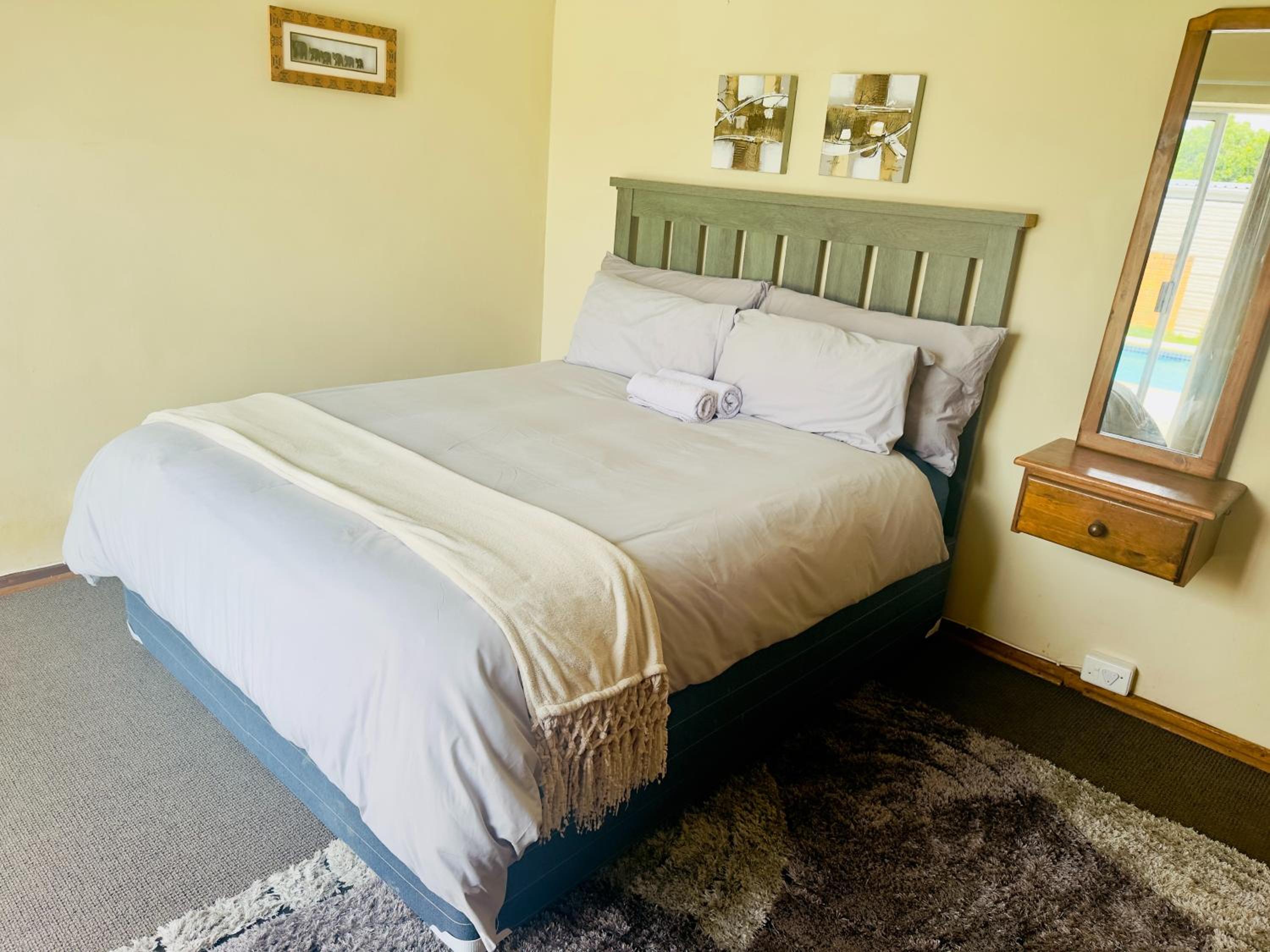Double Room with Pool View photo 3