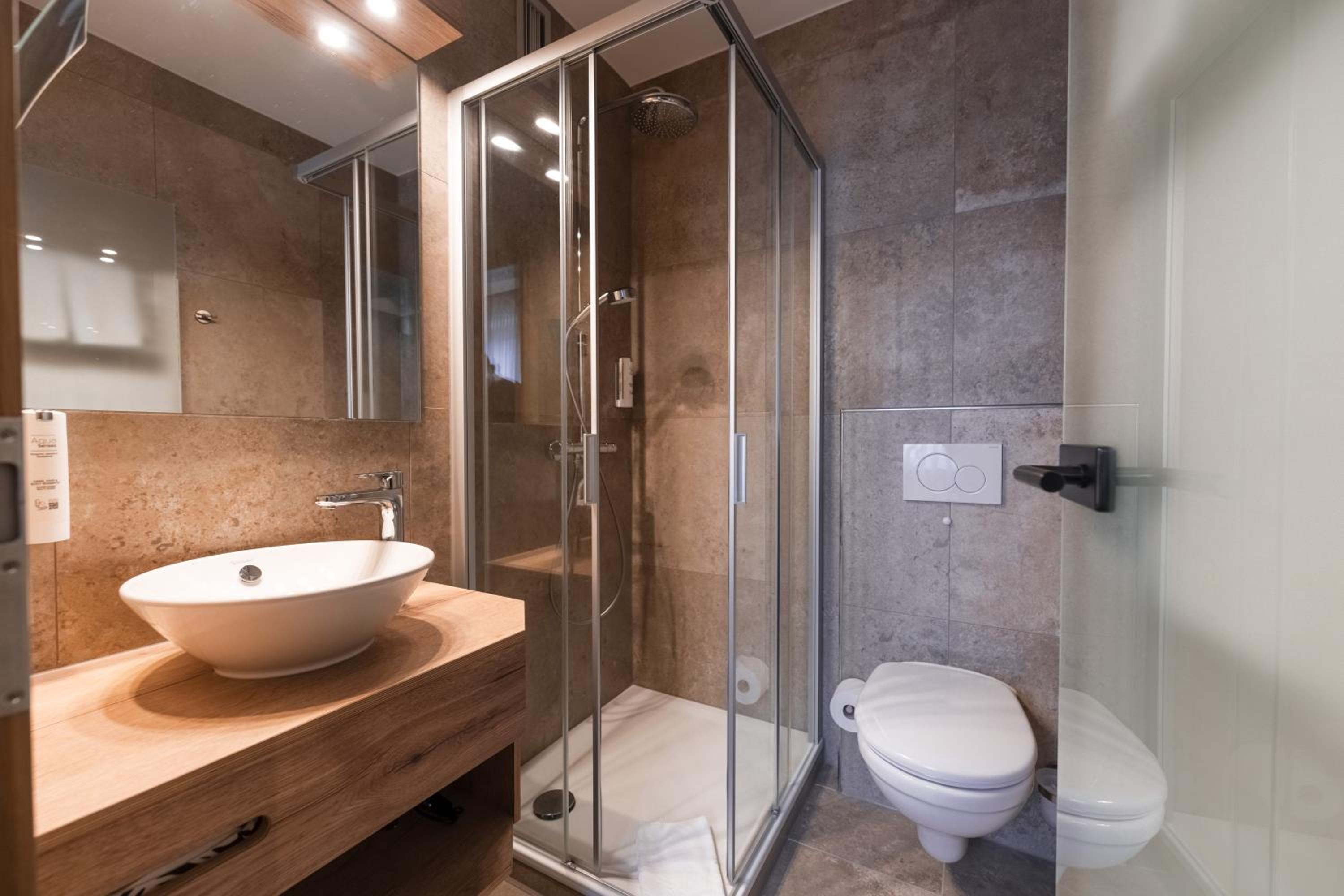 Standard Triple Room - Photo 12
