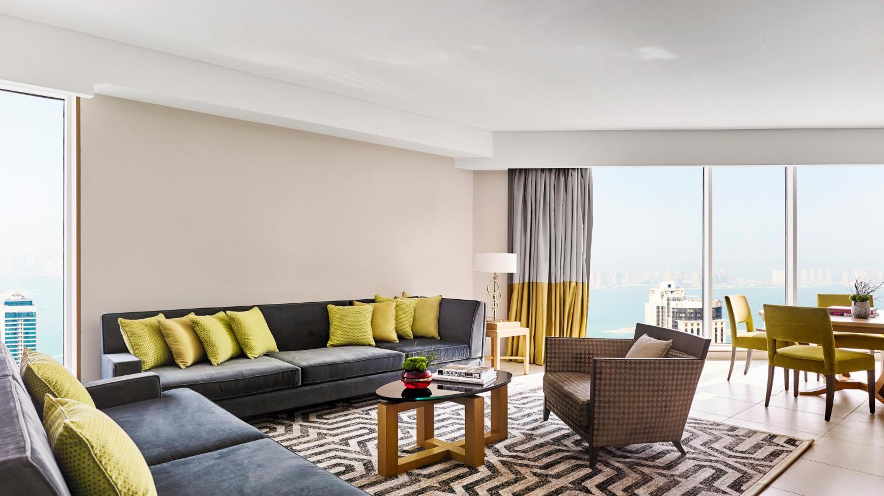 Three-Bedroom King Apartment with Two King and Two Twin Beds and Kitchen