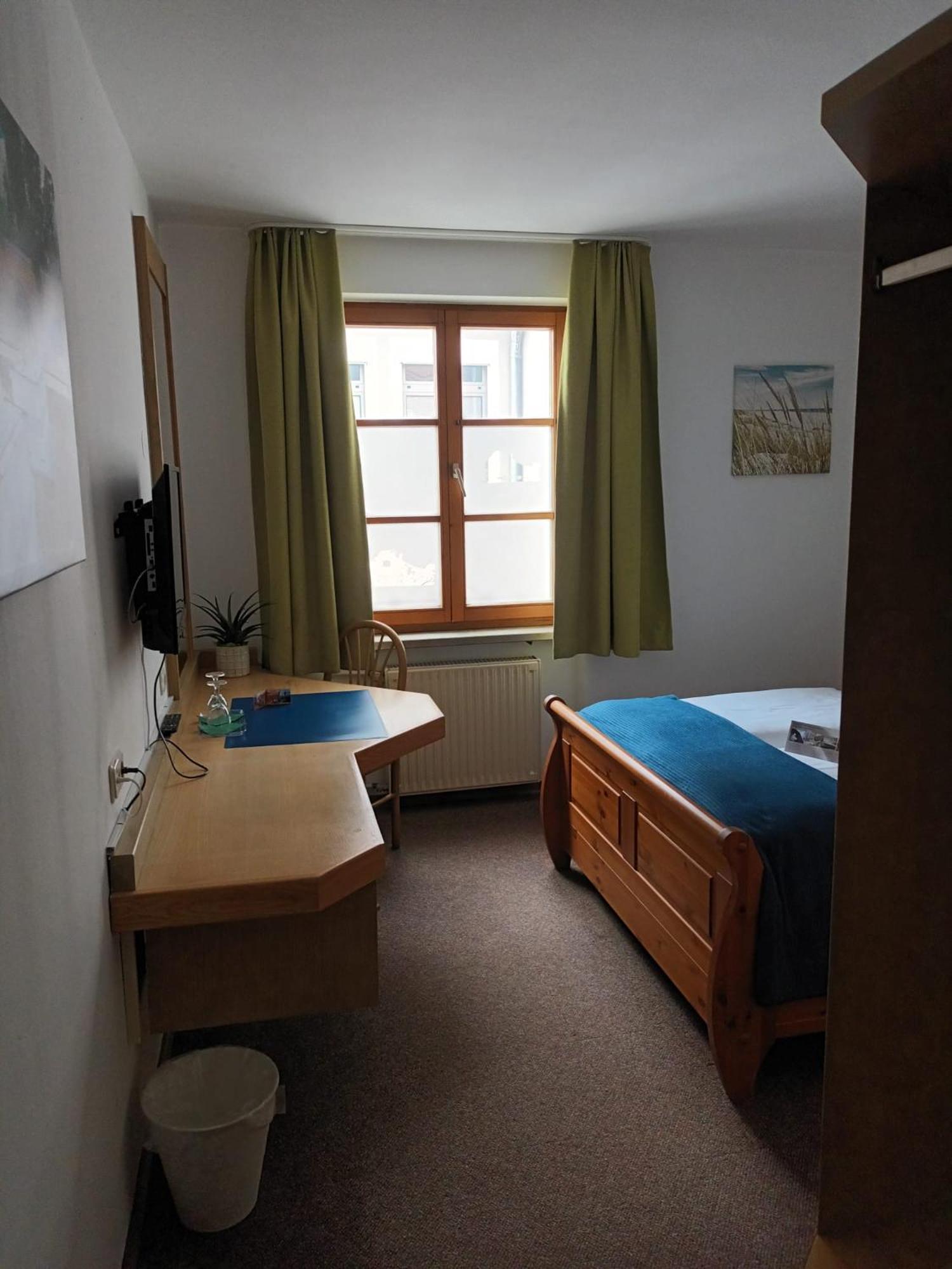 Budget Double Room photo 2