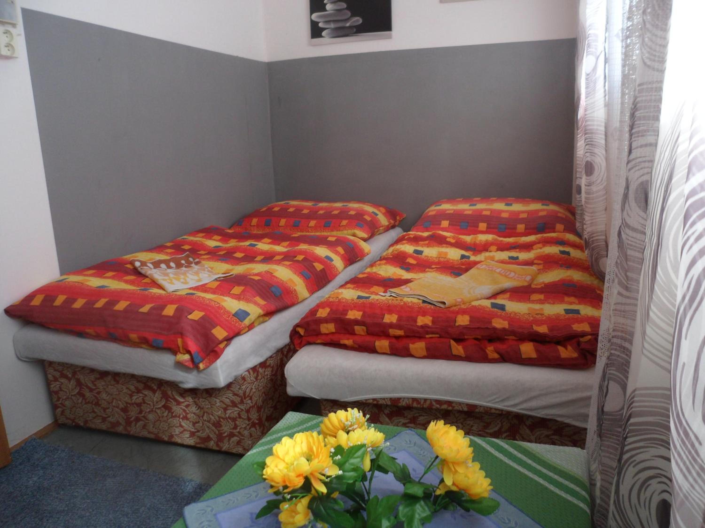 Small Twin Room with Shared Bathroom photo 2