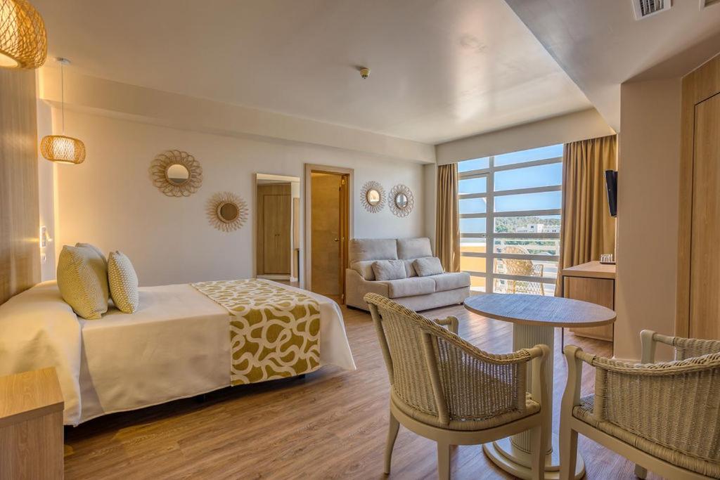 Superior Double Room (3 Adults)
